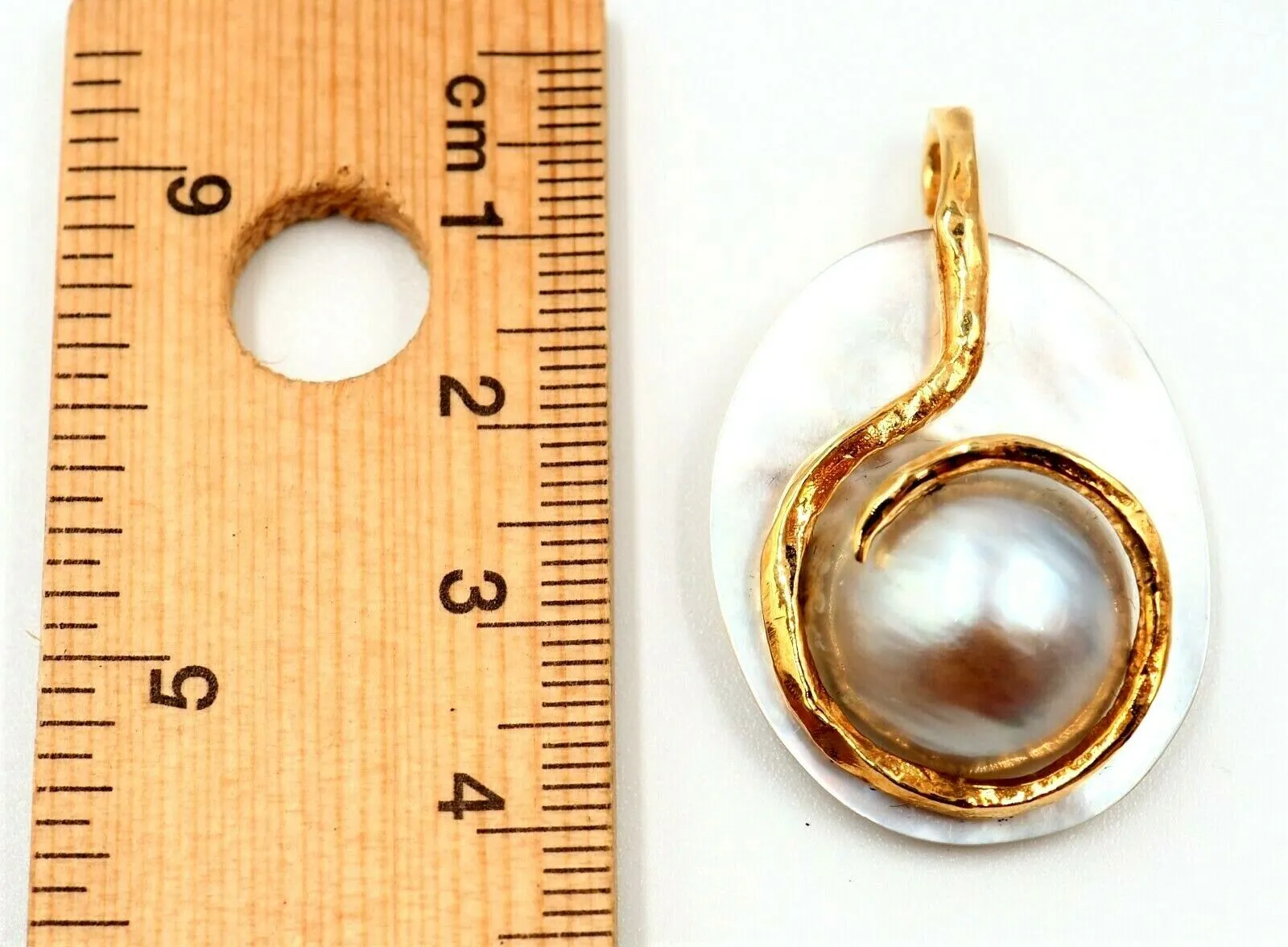 18ct Yellow Gold Mabe Pearl & Pearl Shell Pendant