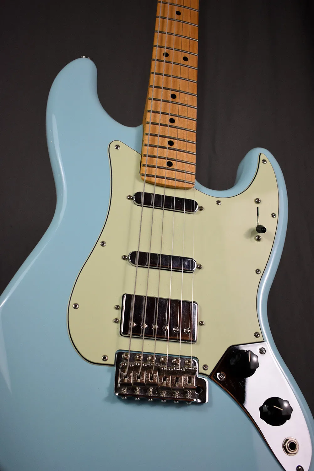 2019 Fender Alternate Reality Sixty-Six