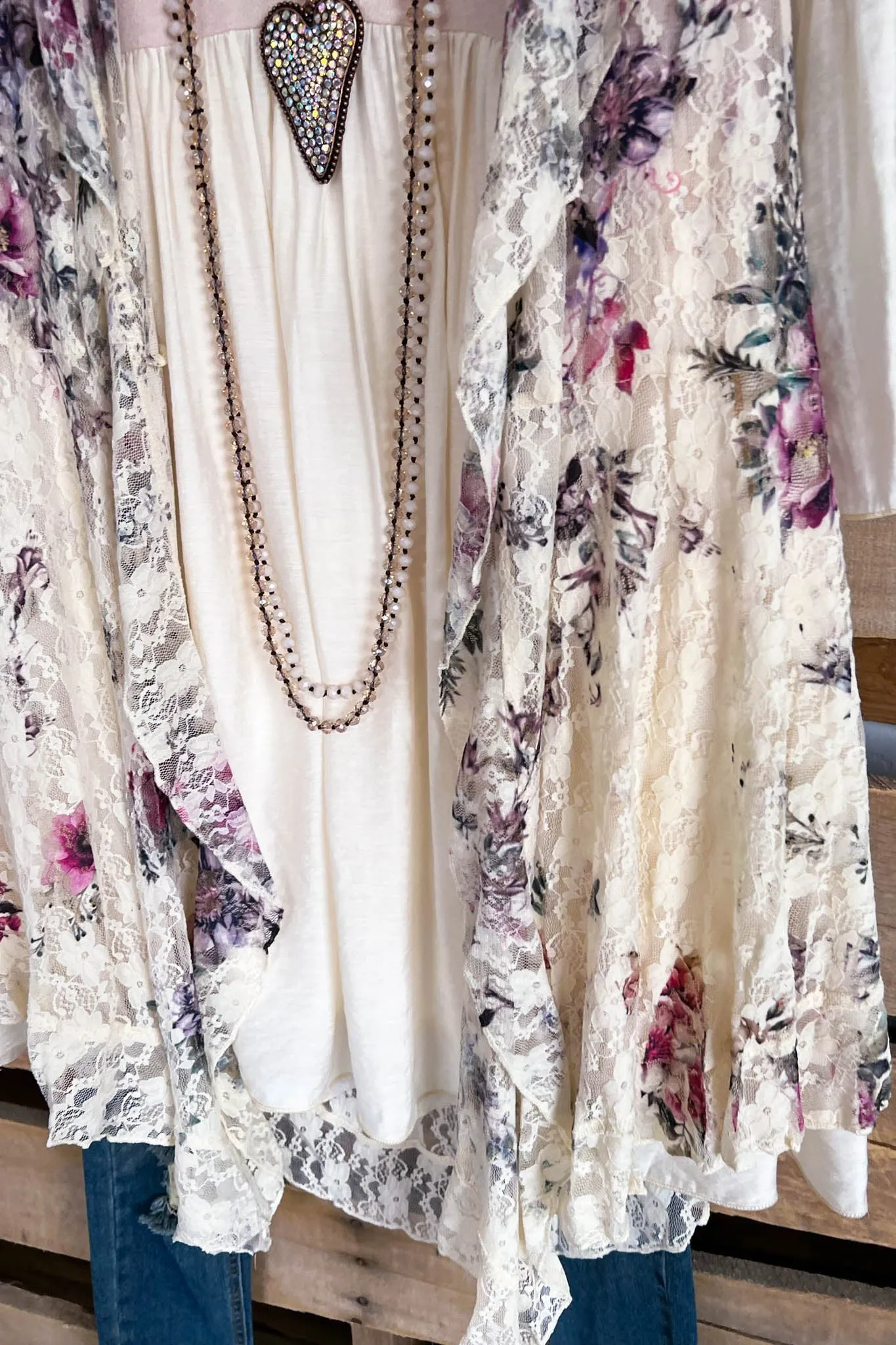 AHB EXCLUSIVE: Season Surprise Vest - Beige/Ch Floral