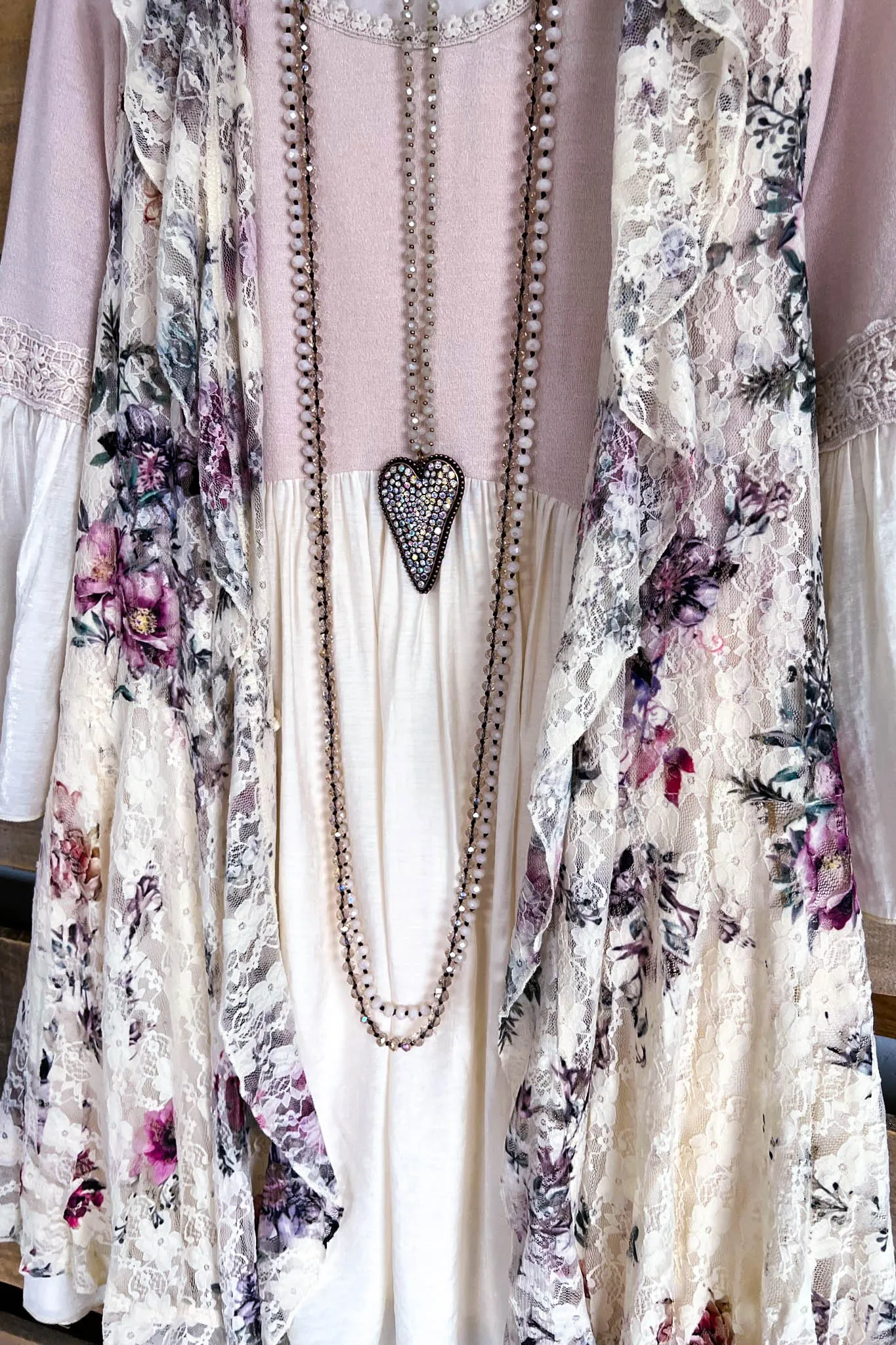 AHB EXCLUSIVE: Season Surprise Vest - Beige/Ch Floral