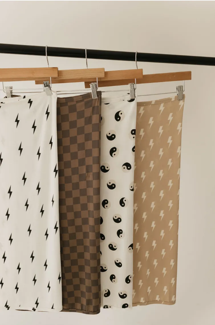 Bamboo Infant Swaddle | Tan & Cream Lightning Bolt