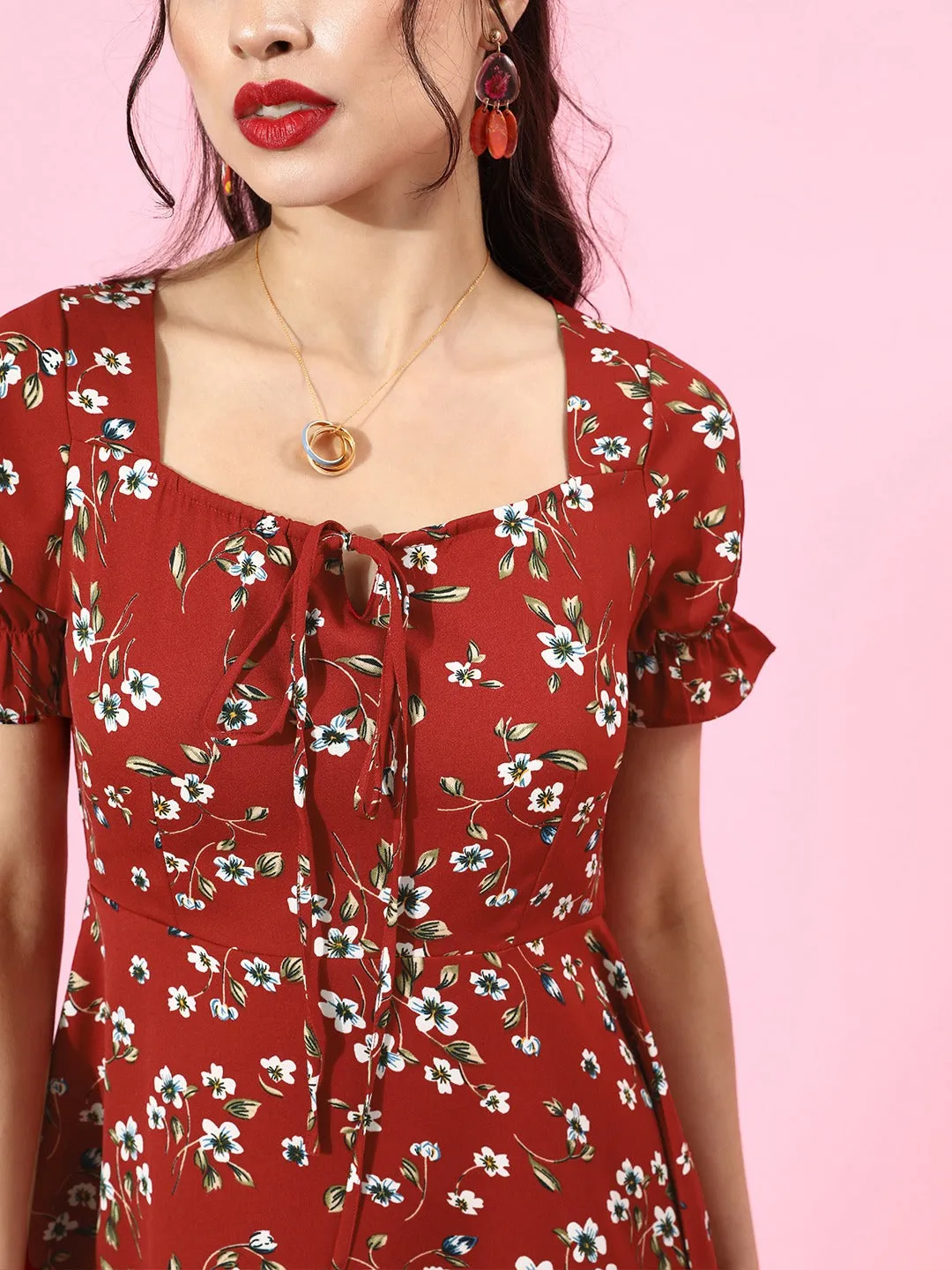 Berrylush Women Red & White Floral Printed Sweetheart Neck Tie-Up Front Crepe Fit & Flare Mini Dress