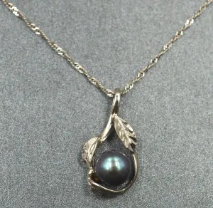 Black Pearl 14ct White Gold Pendant with White Gold Flat Curb Link Chain
