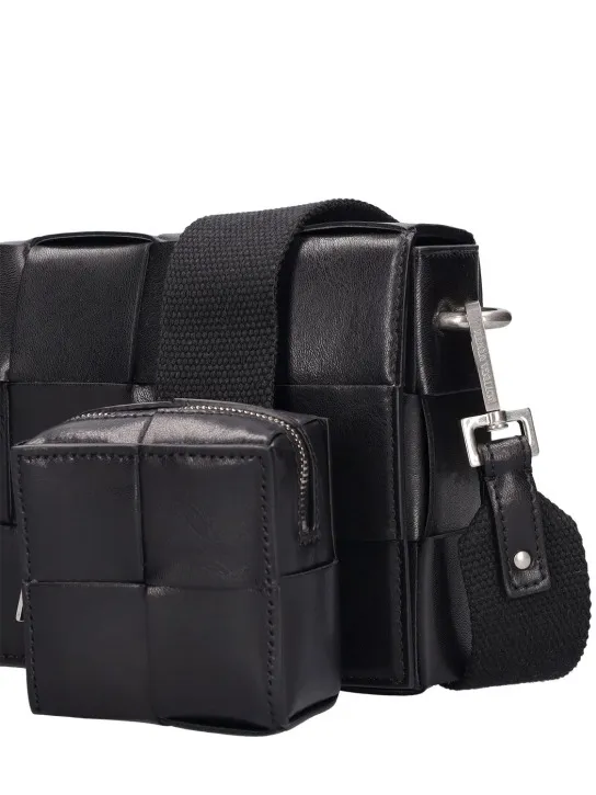 Bottega Veneta   Medium Cassette crossbody bag 