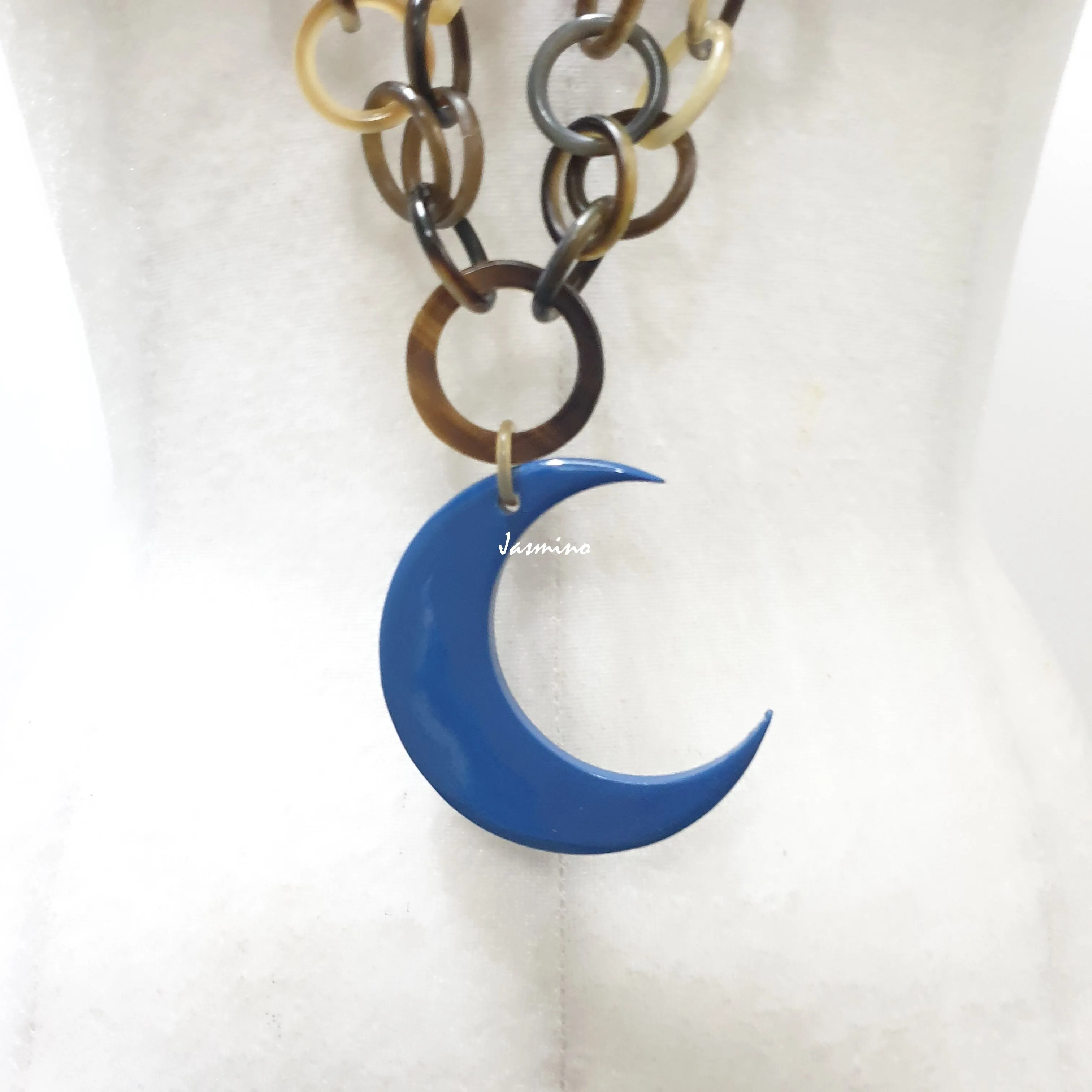 Breathtaking Trendy Necklace J18162, Made by Buffalo Horn and Lacquer
