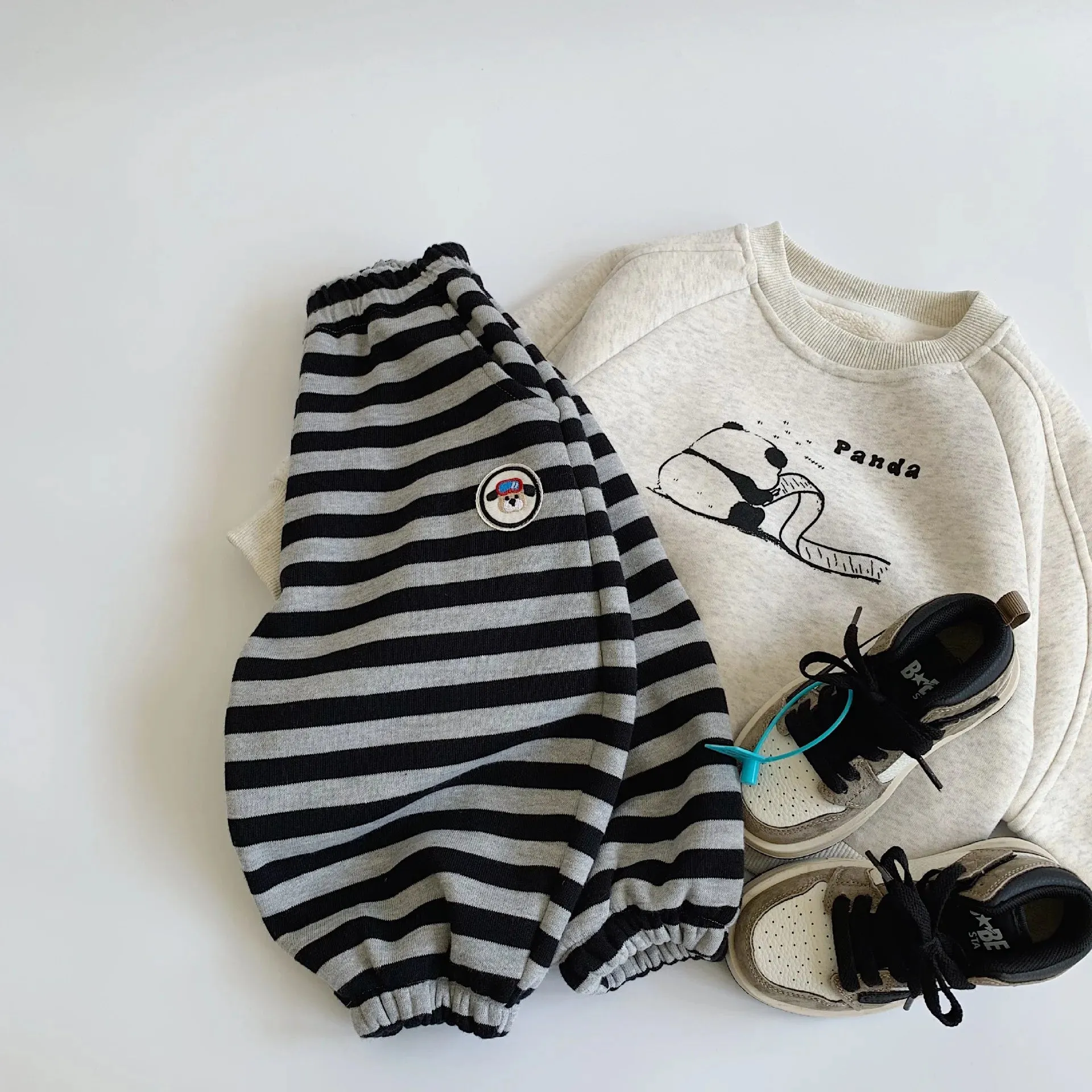 Cartoon Panda Fleece-Lined Sweatshirt