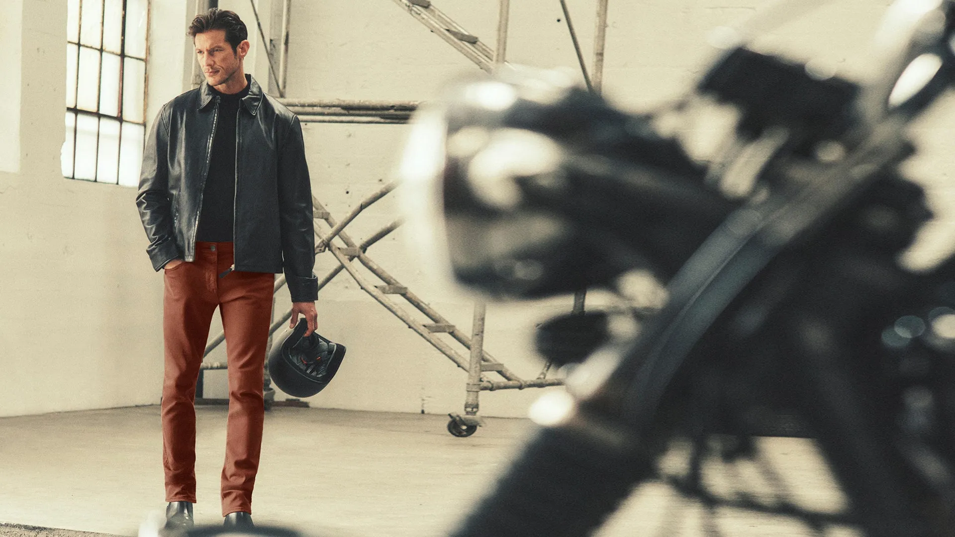 Charisma Relaxed Straight Pants In Cinnamon Comfort