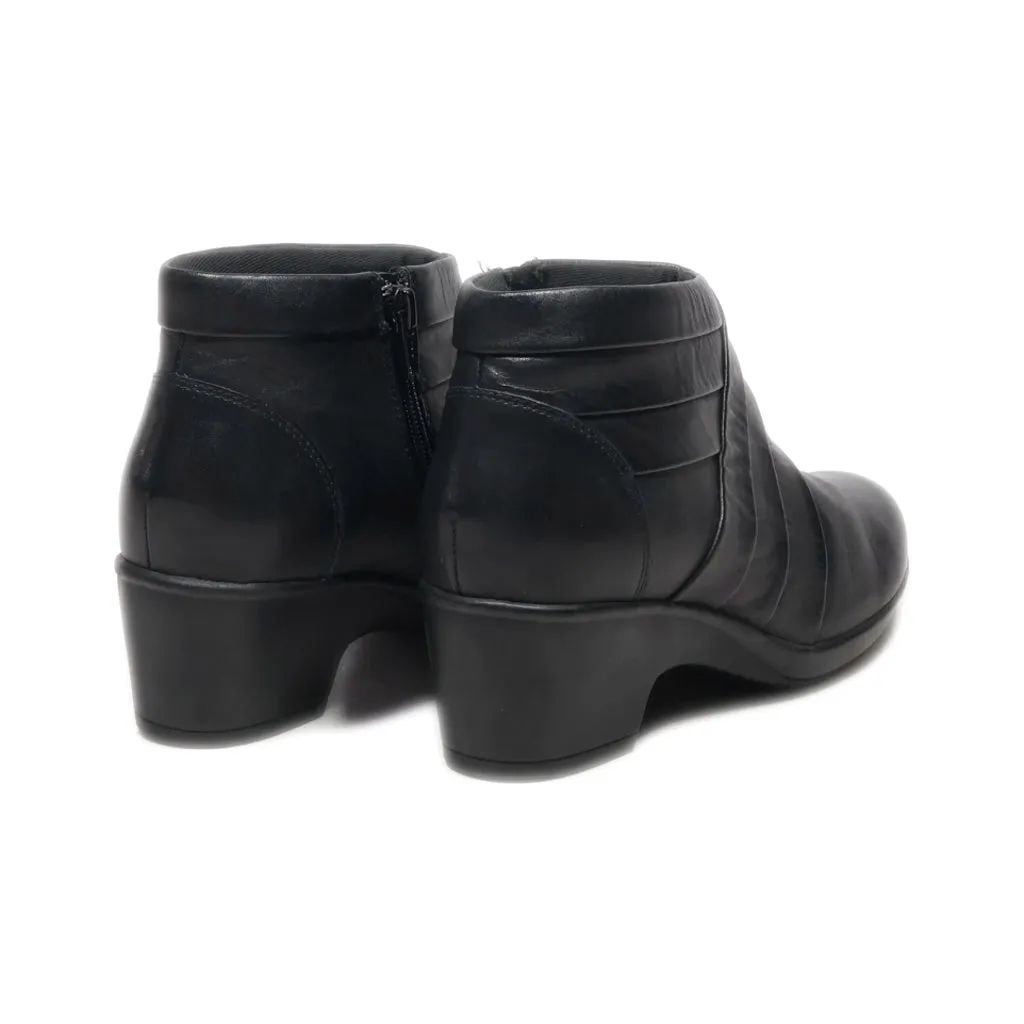 Clarks Collection Malia Hue Ankle Boots Leather Black Colour For Women