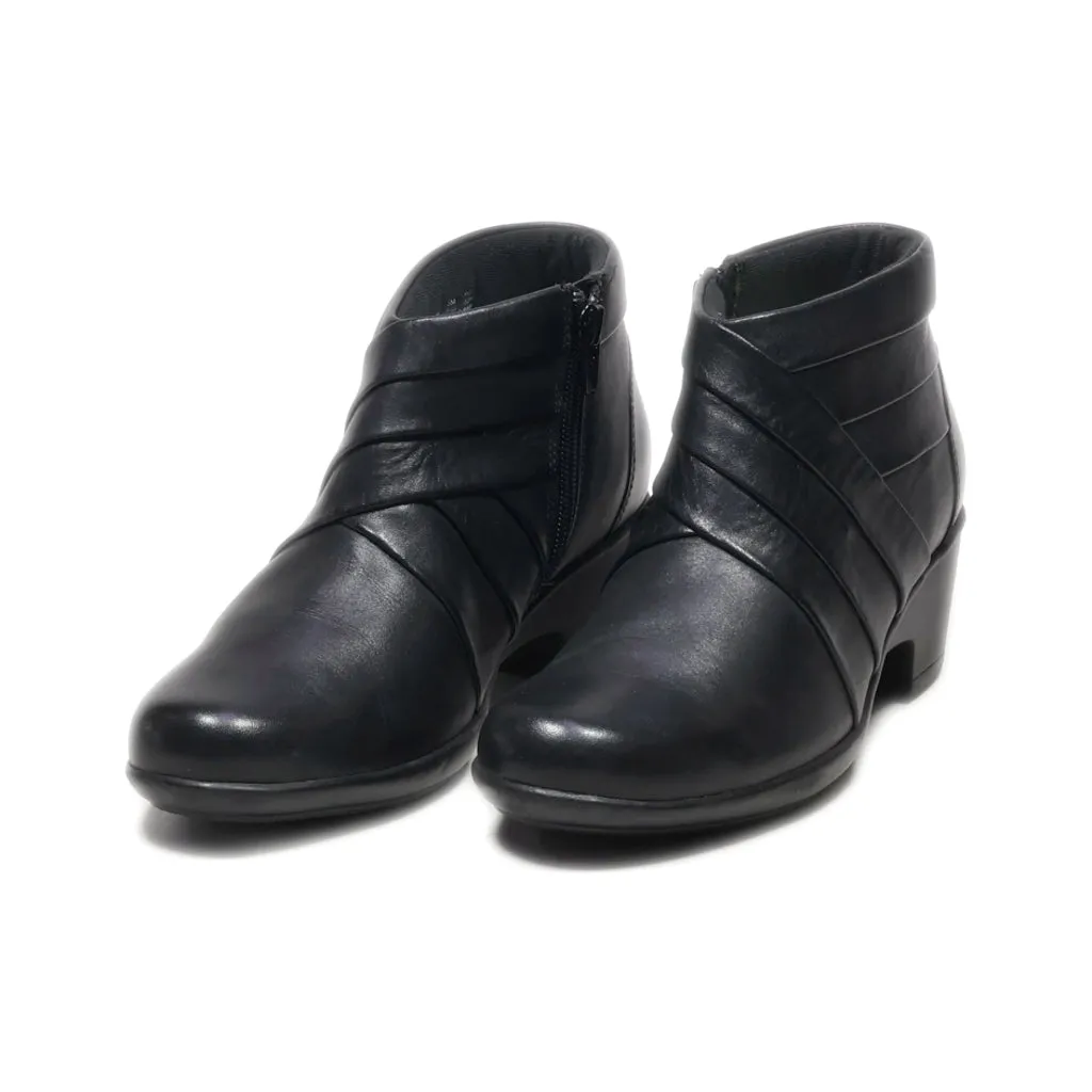 Clarks Collection Malia Hue Ankle Boots Leather Black Colour For Women