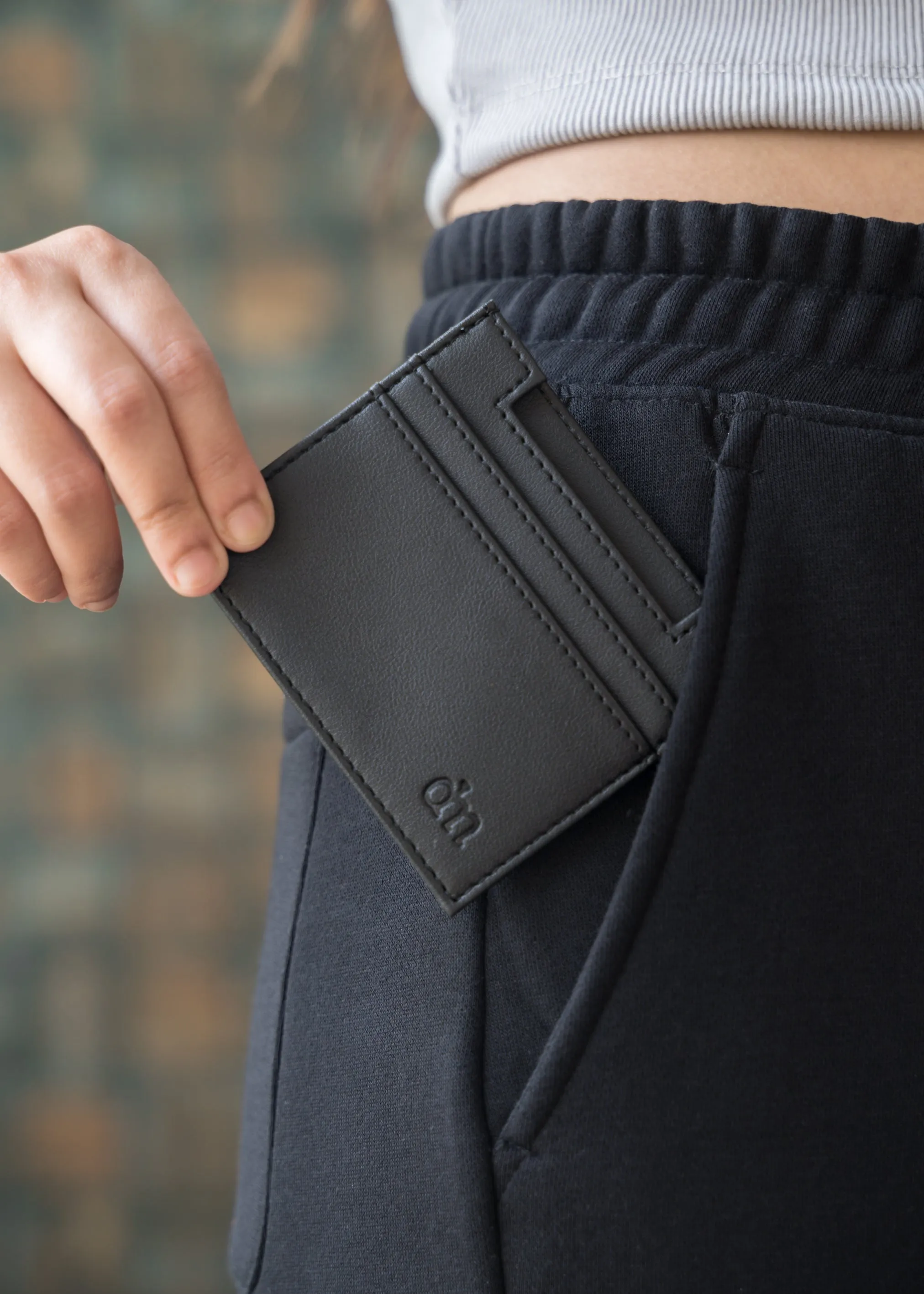 Classic — Black Card Holder