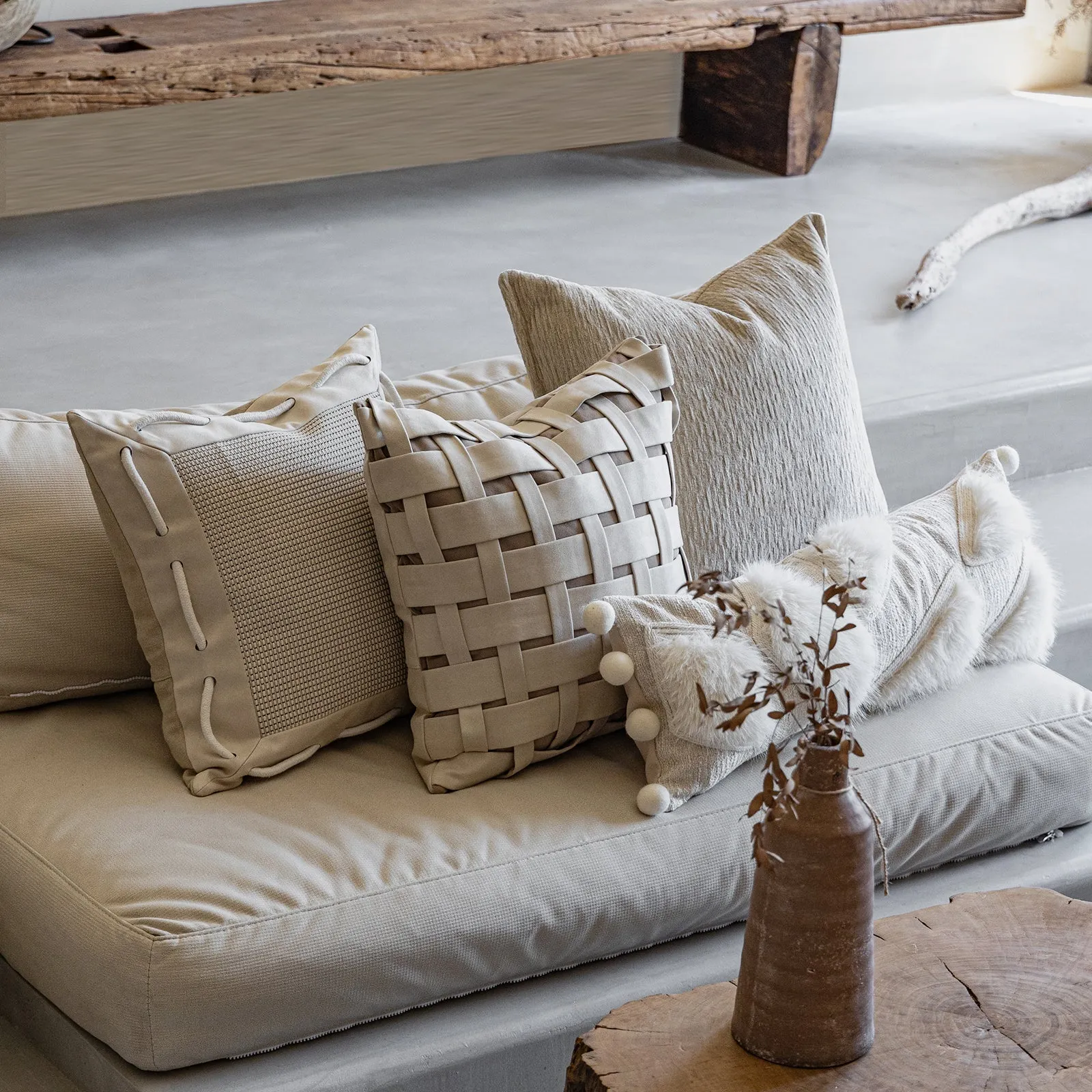 Classic Design Pillow Set