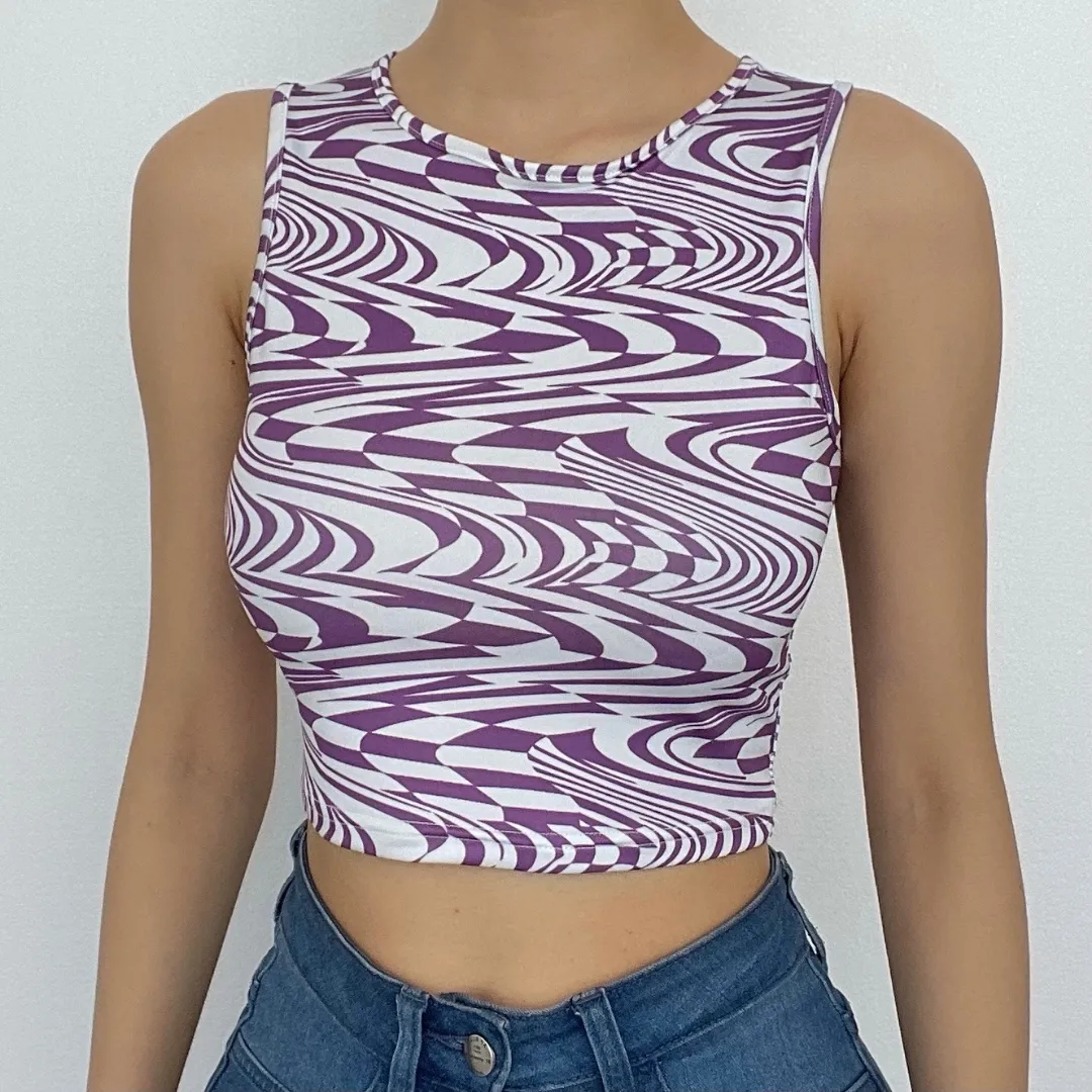 Contrast ripple print crewneck sleeveless crop top