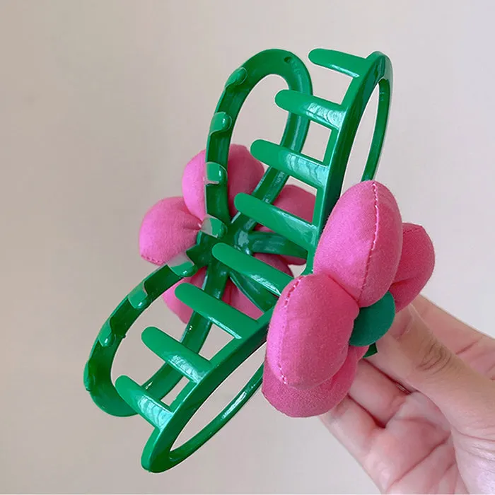 Daisy Puffer Hair Claw