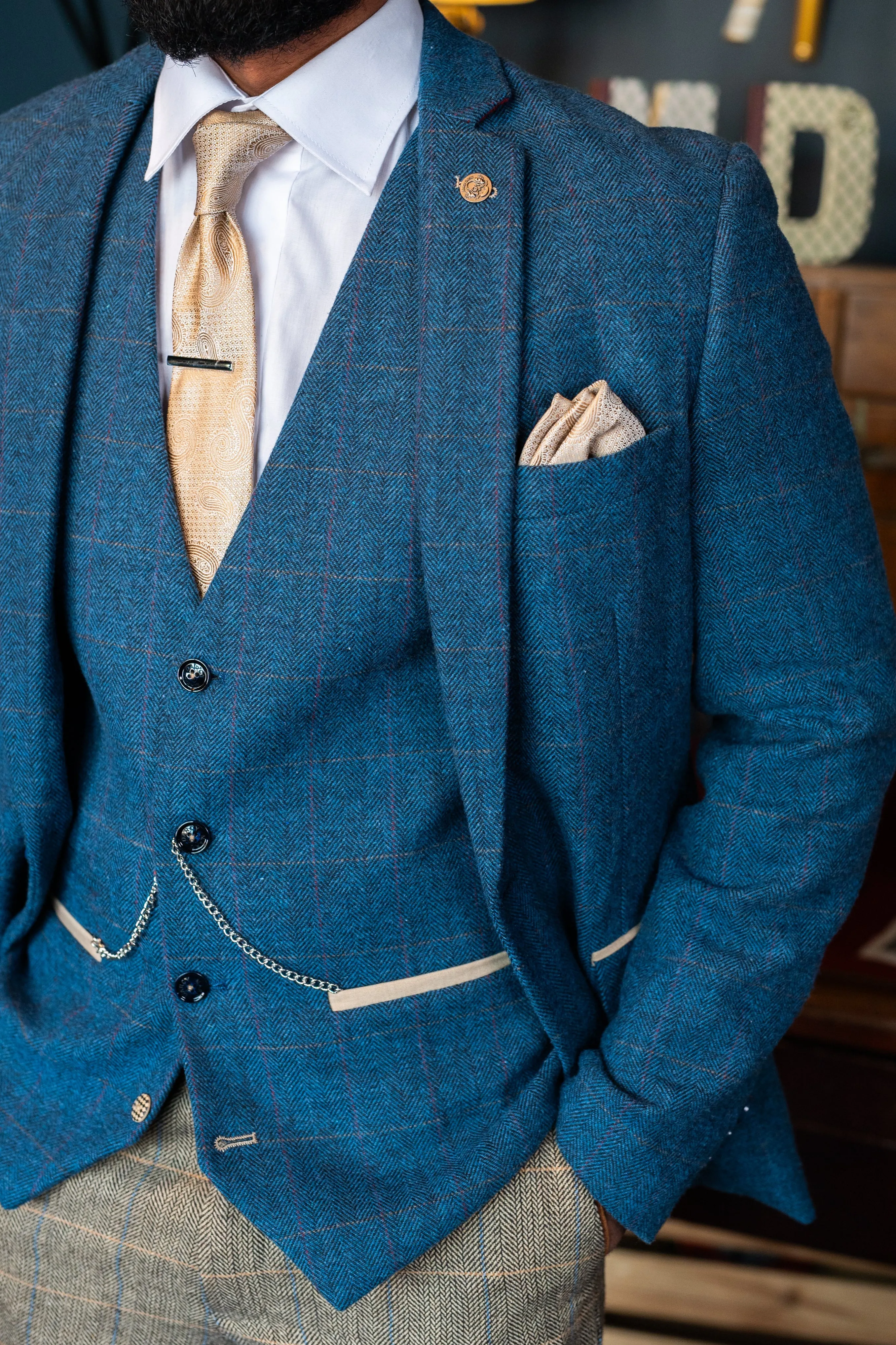 Dion with contrast trousers Wedding Look