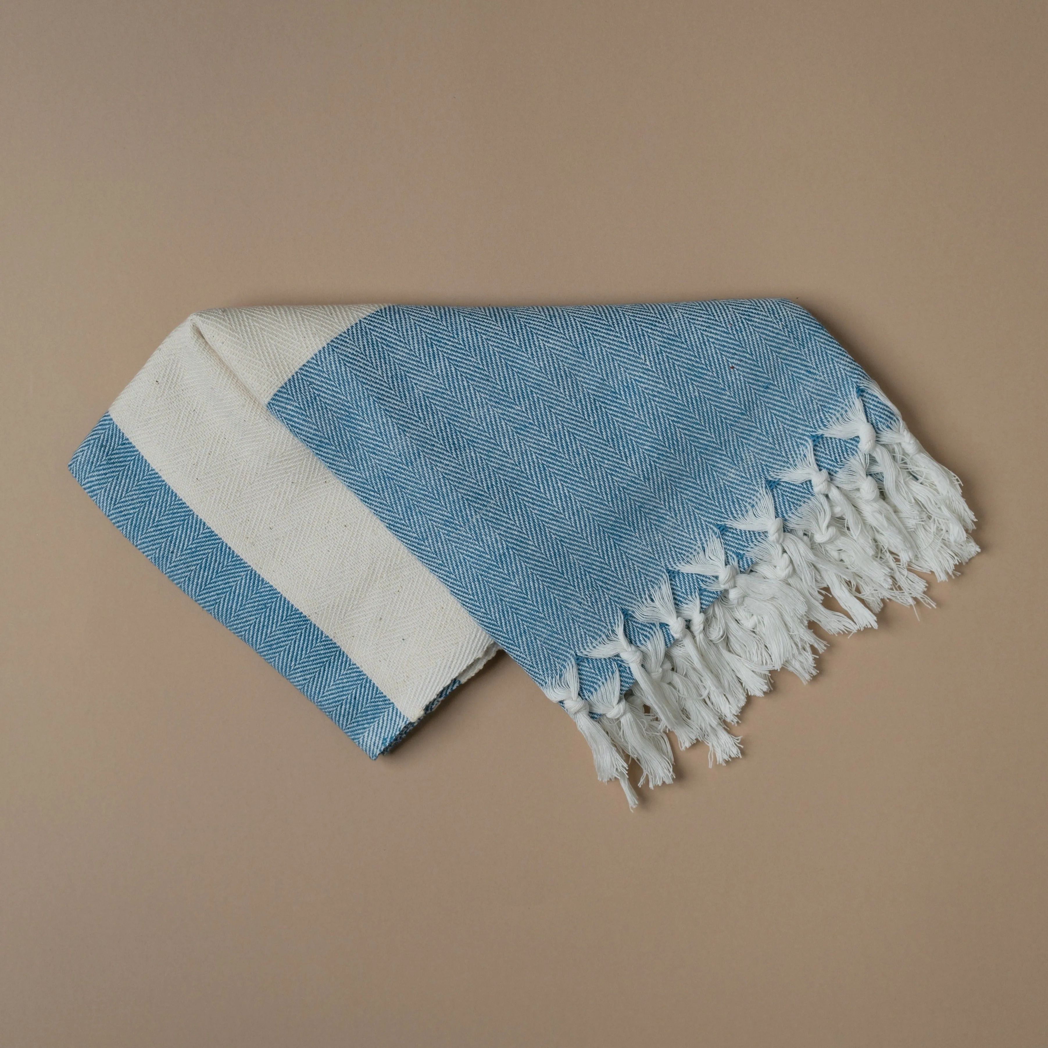 Eco-Friendly Organic Bath Towel with Plant-Based Dyes • True indigo •