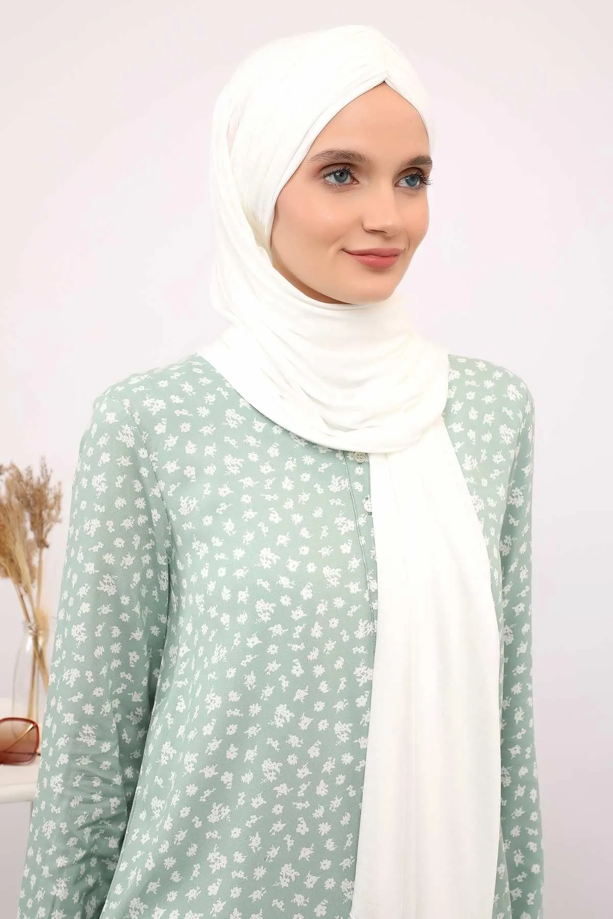 Effortless Instant Cotton Shawl for Women, Instant Cotton Lightweight Hijab Headscarf, Comfortable and Large Women Hijab Shawl,CPS-44