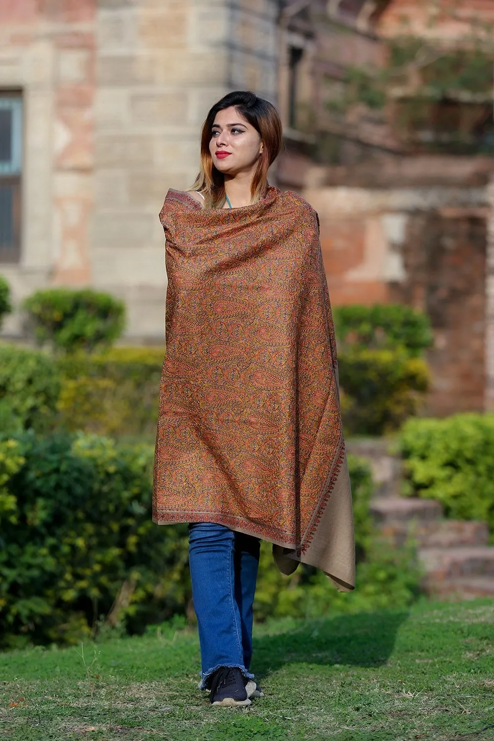 Elegant Accrue Beige Color Embroidered Sozni Shawl Enriched With Beautiful Jaal Pattern Having Paisley And Border