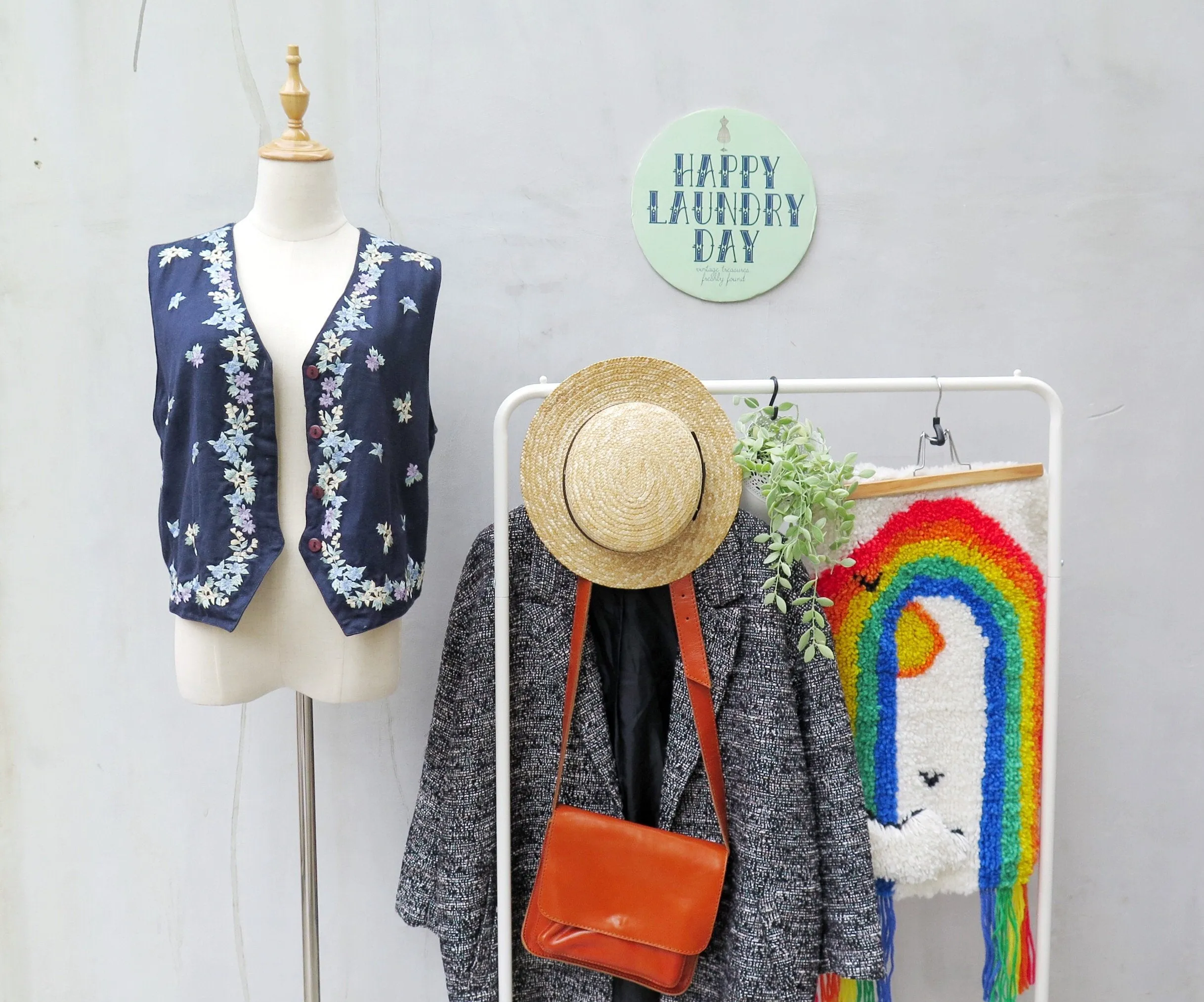 Festival Girl | Vintage 1970s 1980s Bohemian hippie embroidered vest