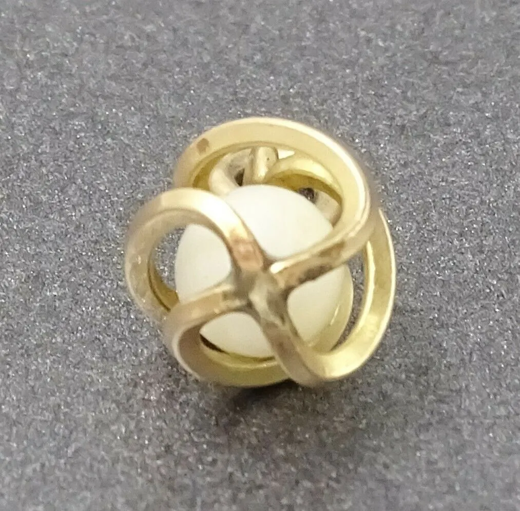 Freshwater Pearl & Yellow Gold Plated Pendant