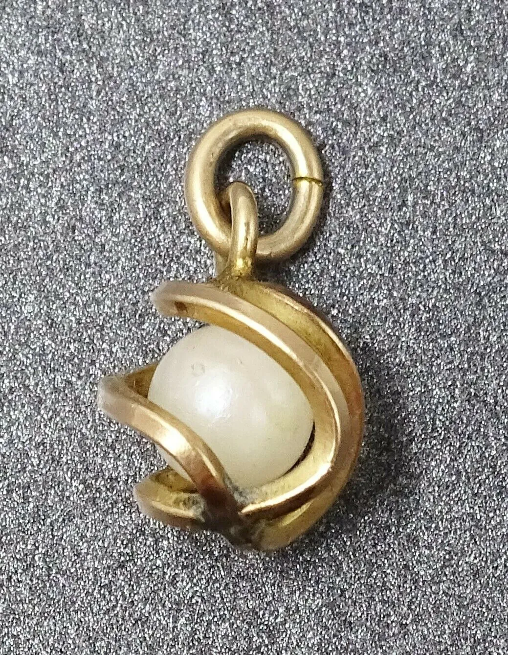 Freshwater Pearl & Yellow Gold Plated Pendant