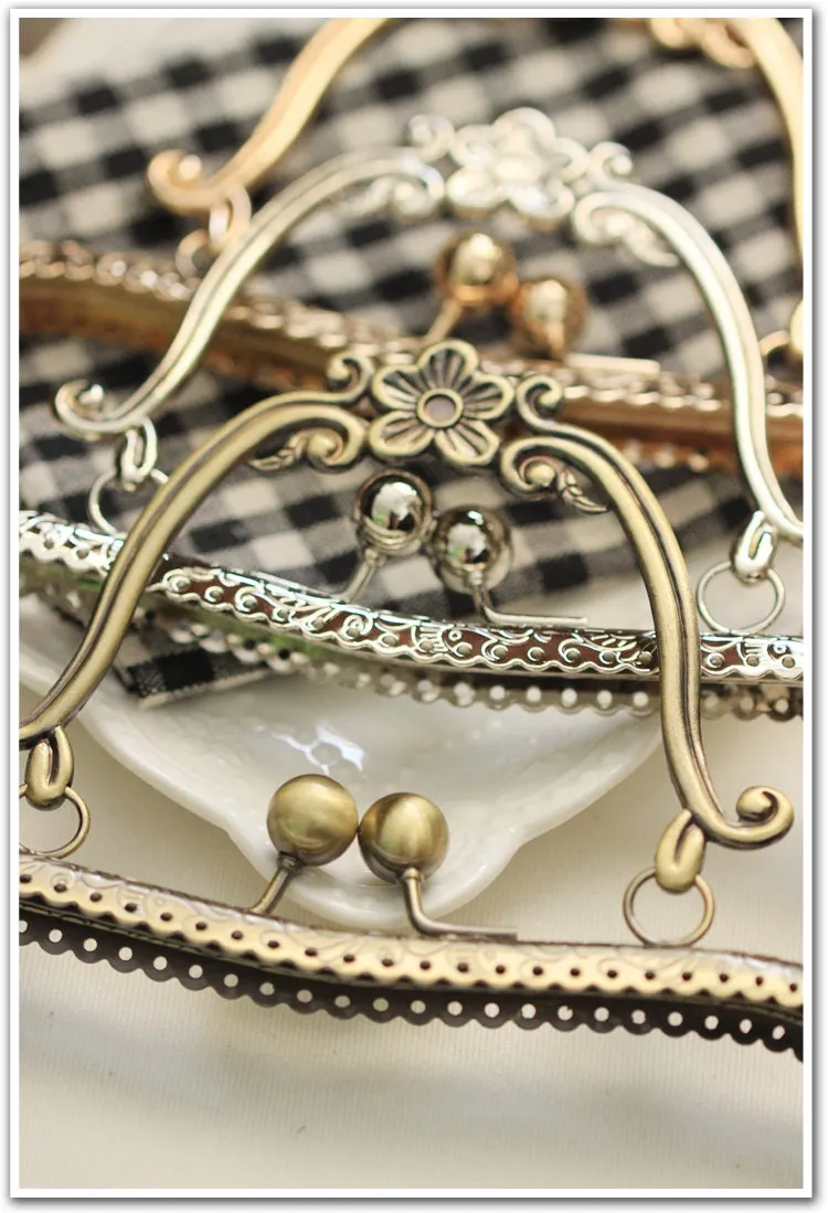Gold Bronze Purse Frame Metal Vintage Pattern Snap Clasp For Bag Sewing Clutch Handbag Making Findings Hardware Supply Accessories 20.5cm