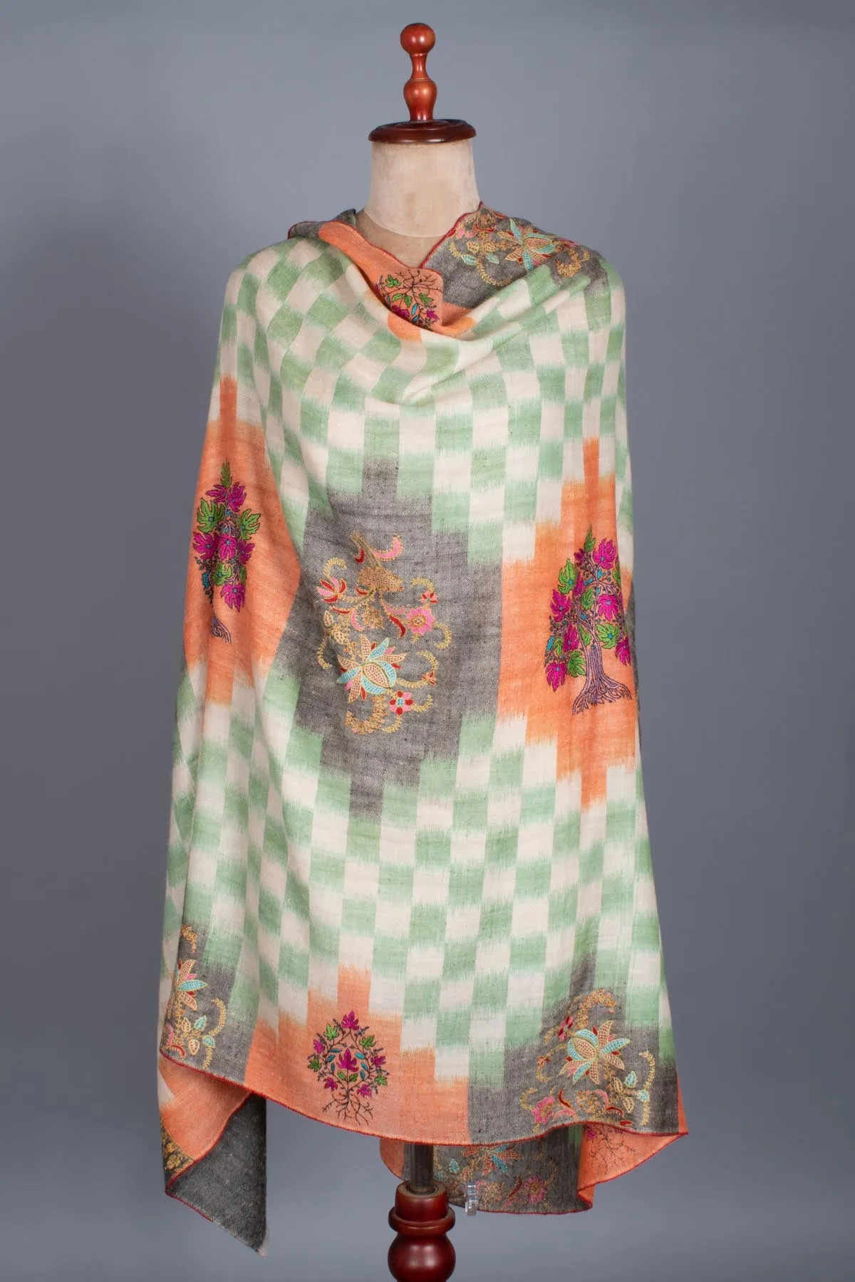 Handloomed Pure Pashmina Shawl with Sozni - THASOS