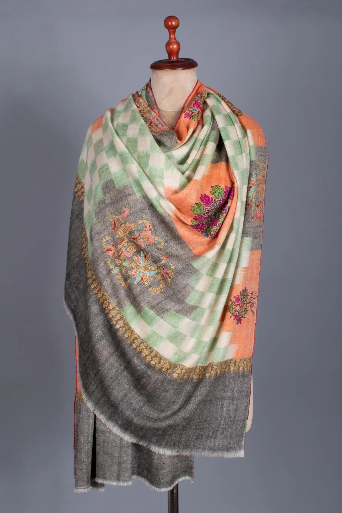 Handloomed Pure Pashmina Shawl with Sozni - THASOS