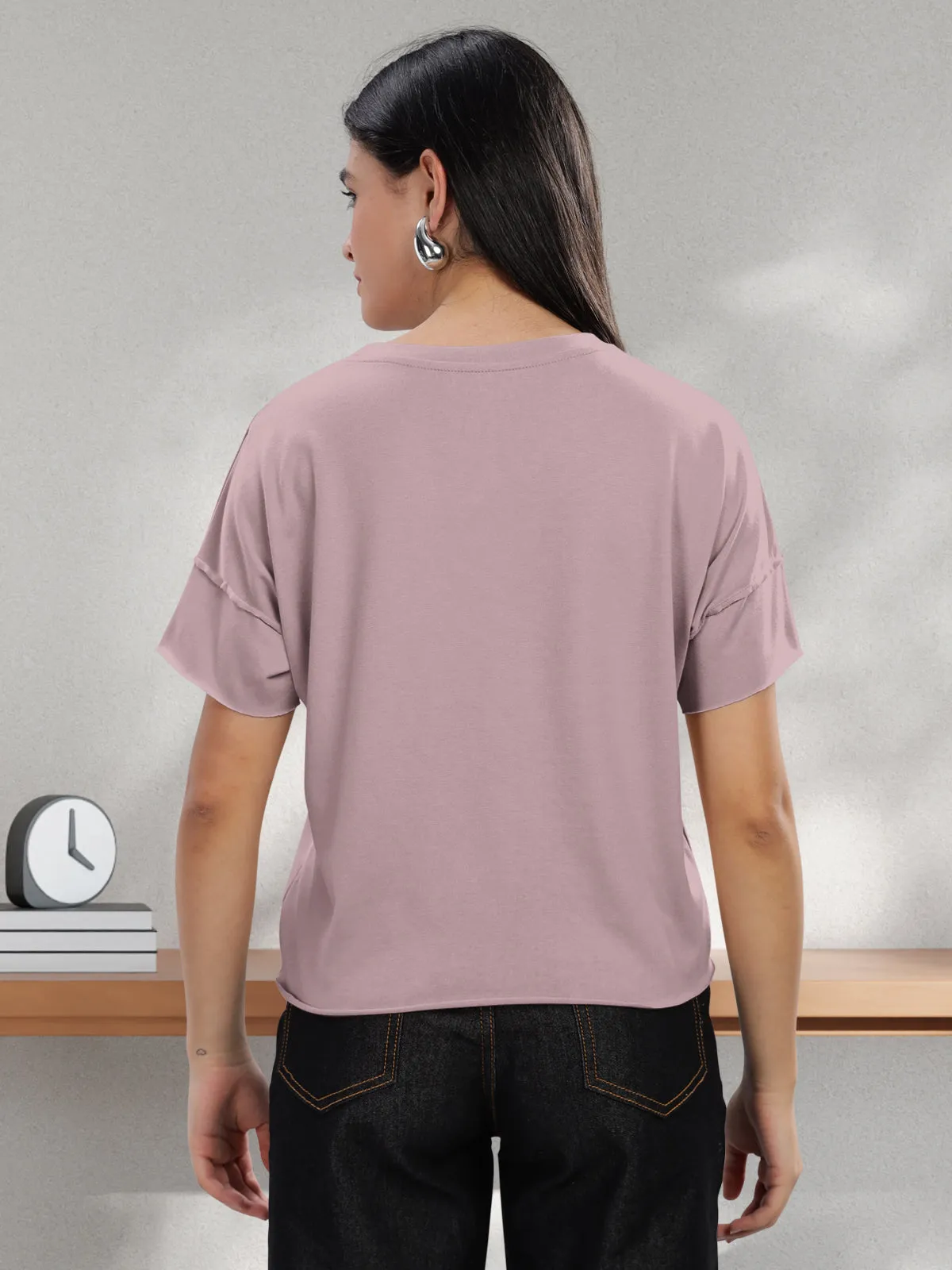 HELLCAT Mauve Printed Regular Fit Raw Edge Crew Neck Crop T-Shirt for Women