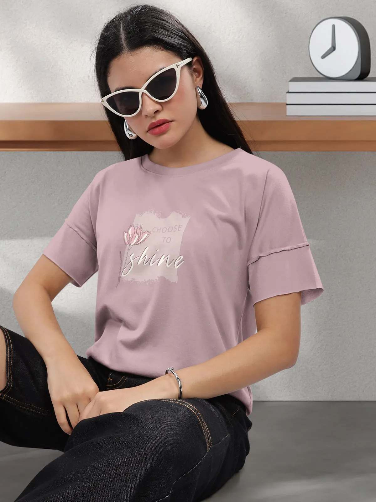 HELLCAT Mauve Printed Regular Fit Raw Edge Crew Neck Crop T-Shirt for Women