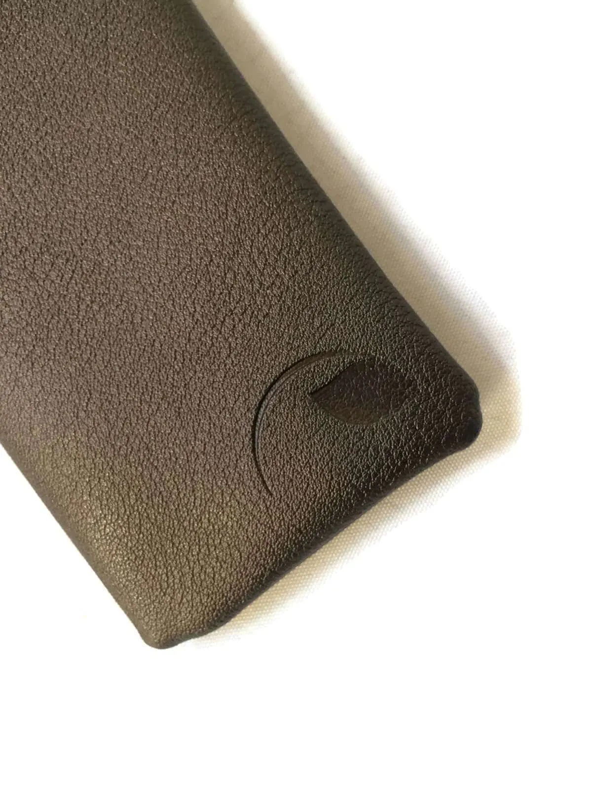 Hoyt Sunglasses Case: Eco-Chic Protection for Your Shades (Vegan Leather, Padded, Graphite & Royal Blue)
