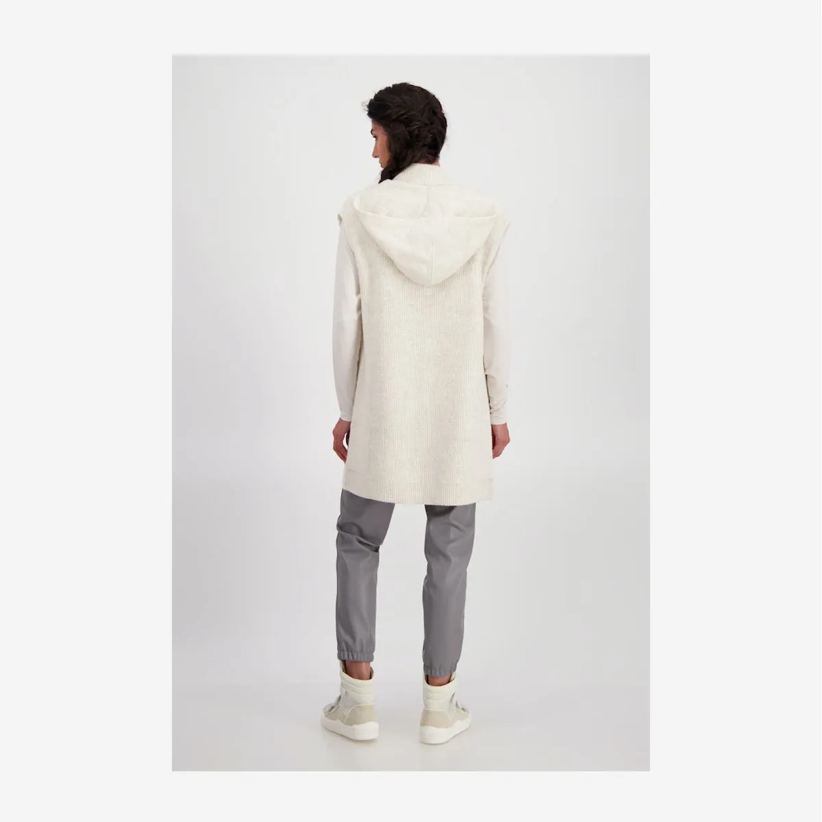 KNITTED SLEEVLESS BODYWARMER