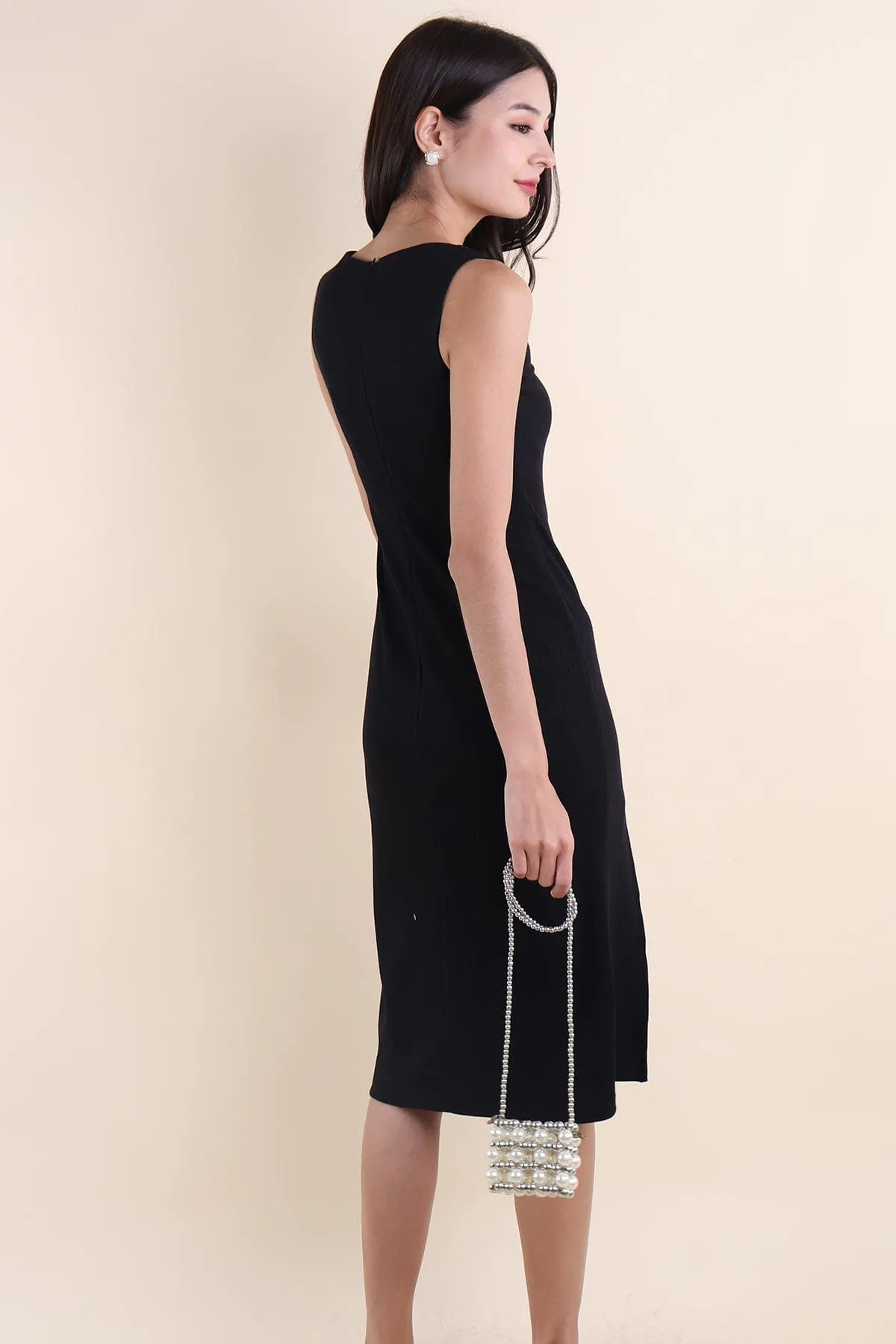 KOURTNEY RIBBED DRESS IN BLACK