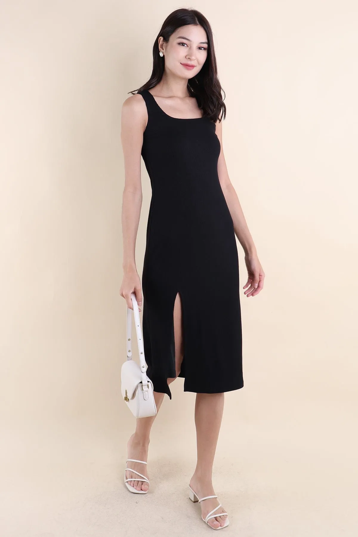 KOURTNEY RIBBED DRESS IN BLACK