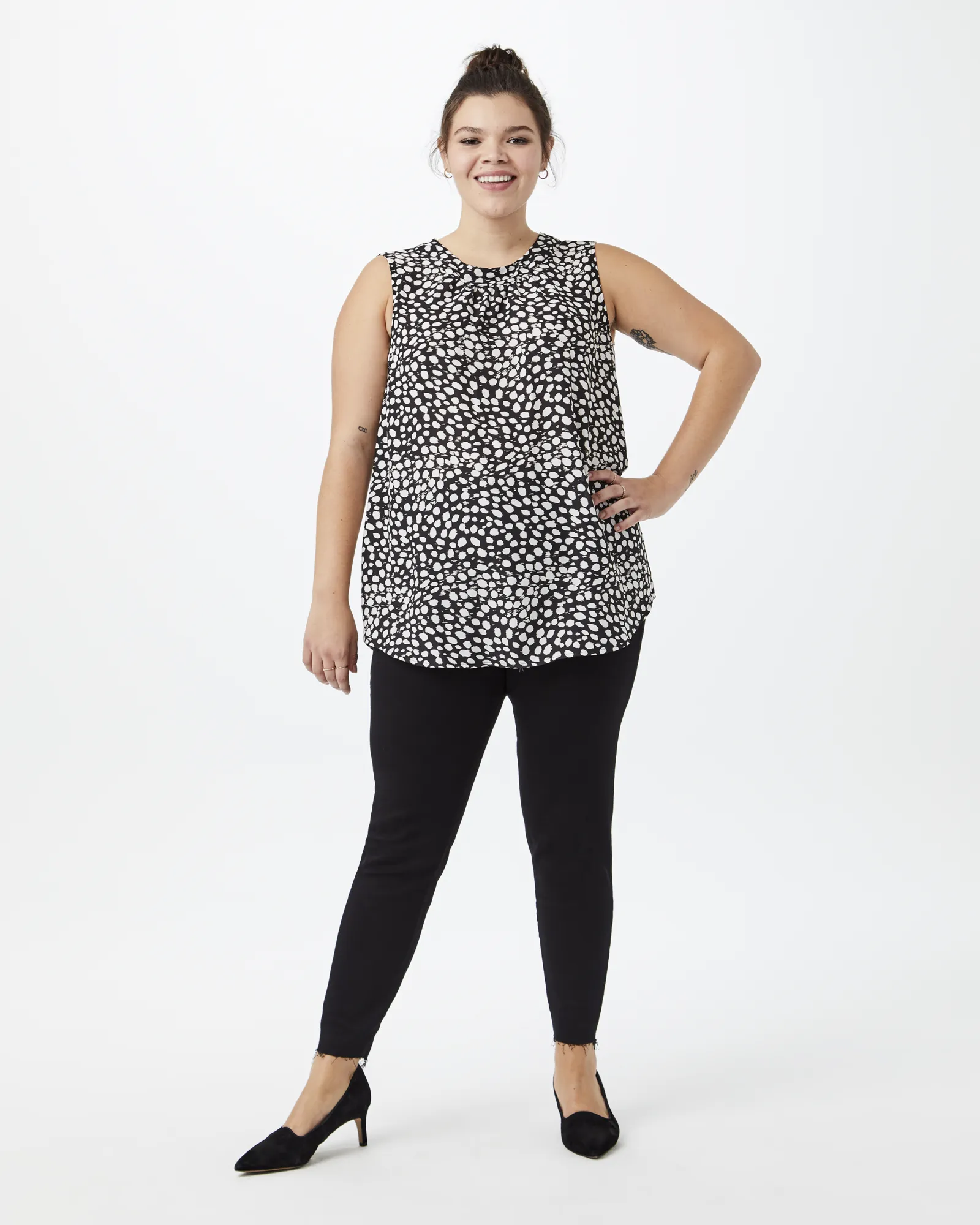 Lisa Sleeveless Blouse | Black / White
