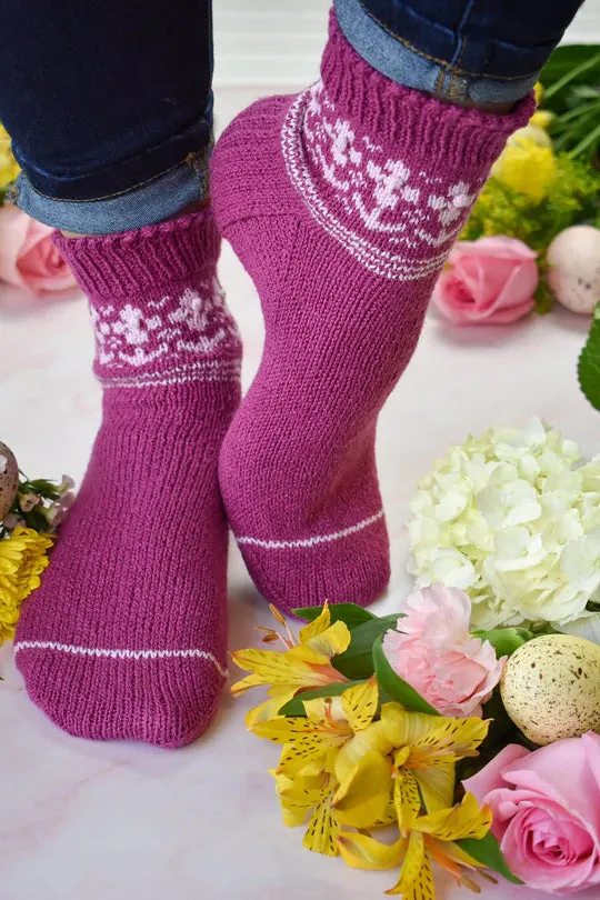 Lunaria Sock Designed by  Allison Lutes *Universal Yarn Free Pattern*