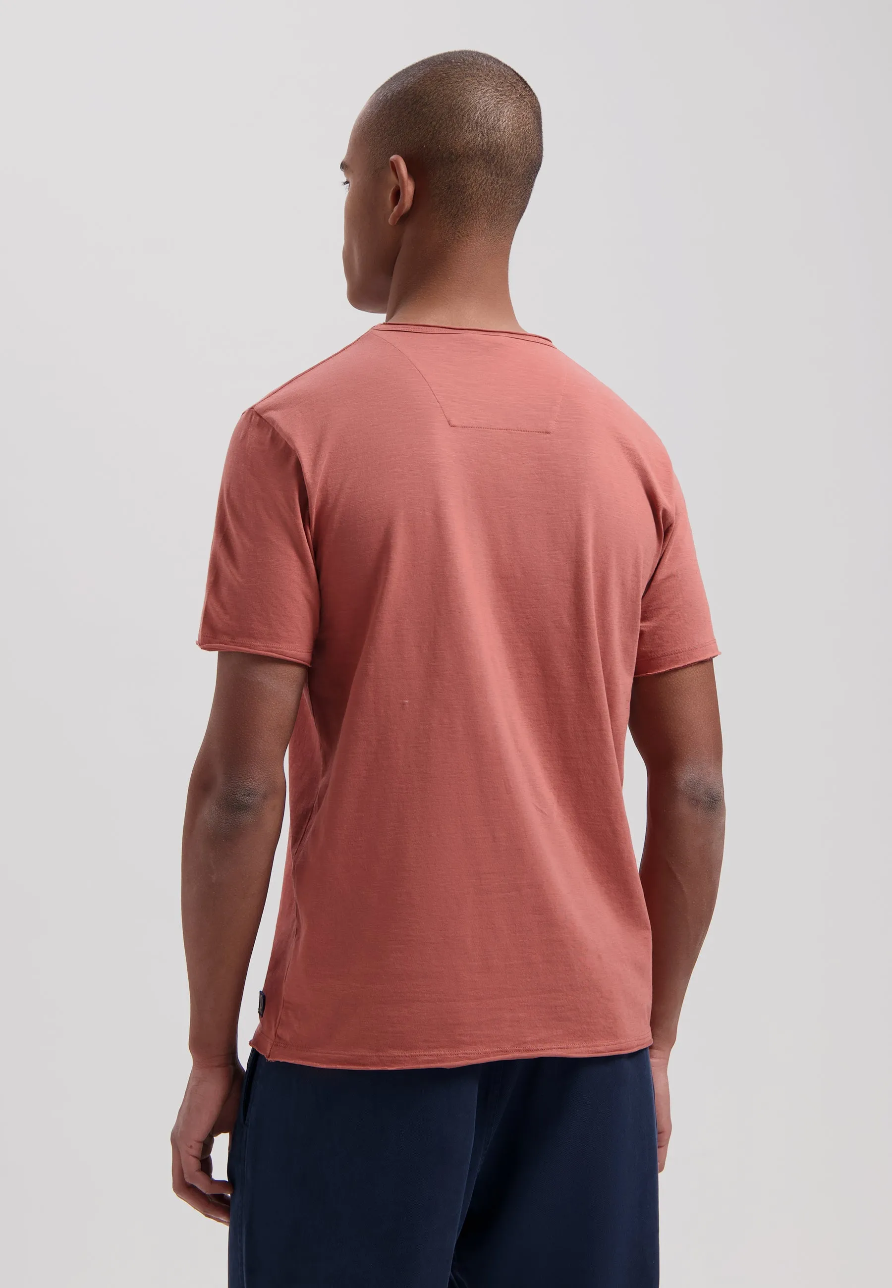 Mc.Queen Tee: Cedar Wood
