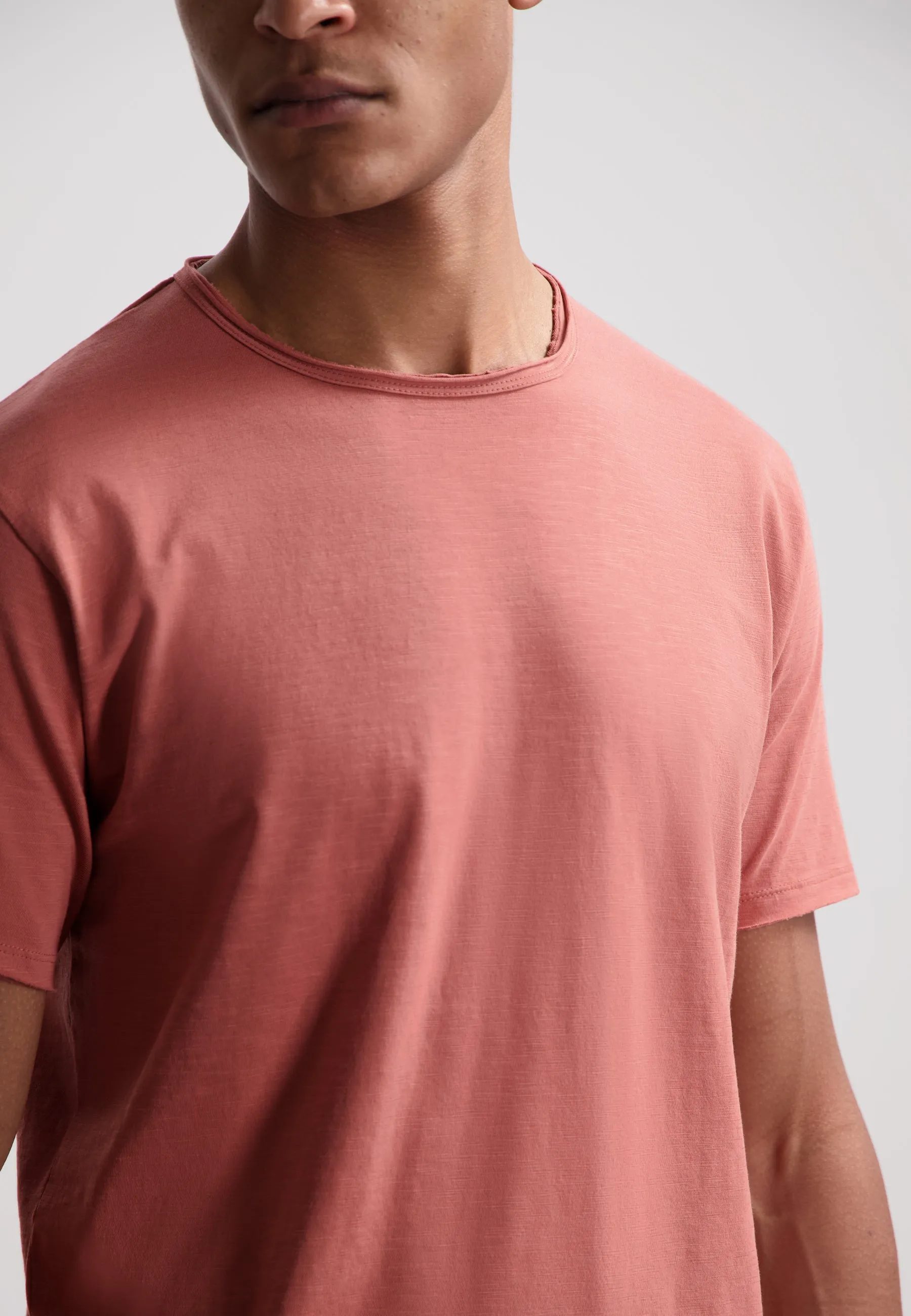 Mc.Queen Tee: Cedar Wood