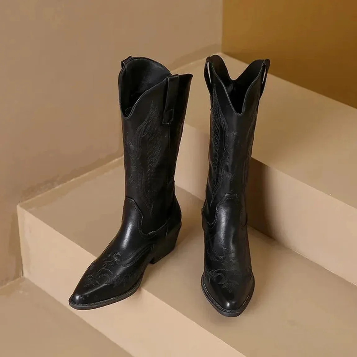 Merendy Chilly days western black embroidered cowboy boots