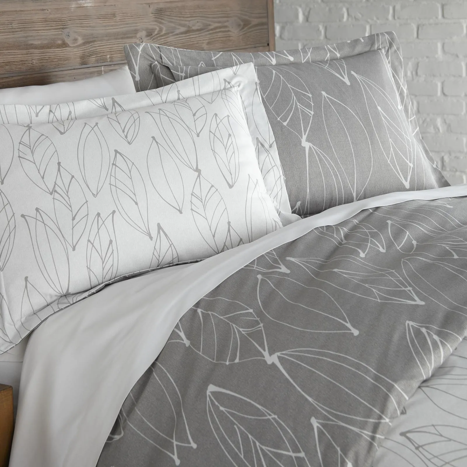 Modern Foliage Reversible Comforter Set