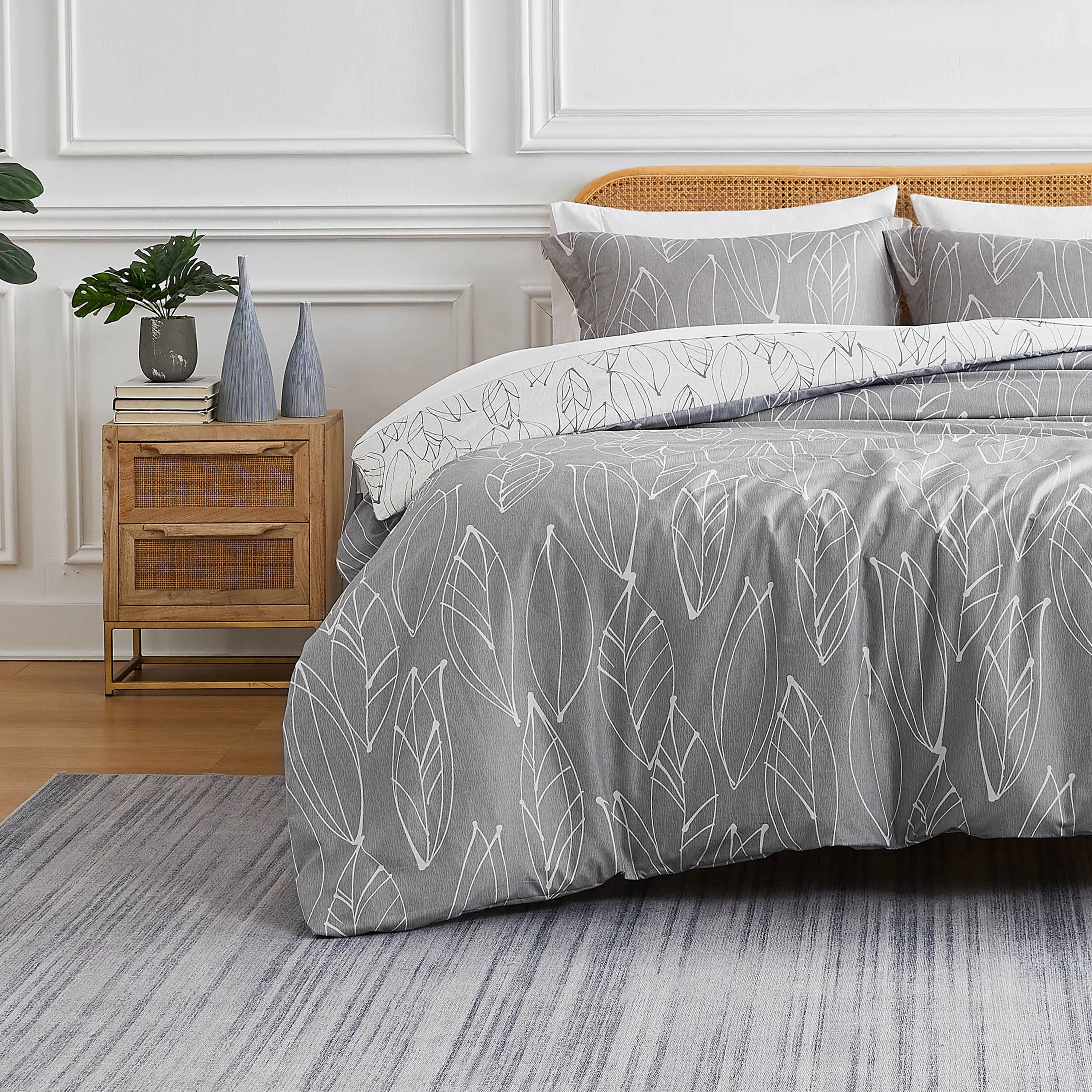 Modern Foliage Reversible Comforter Set
