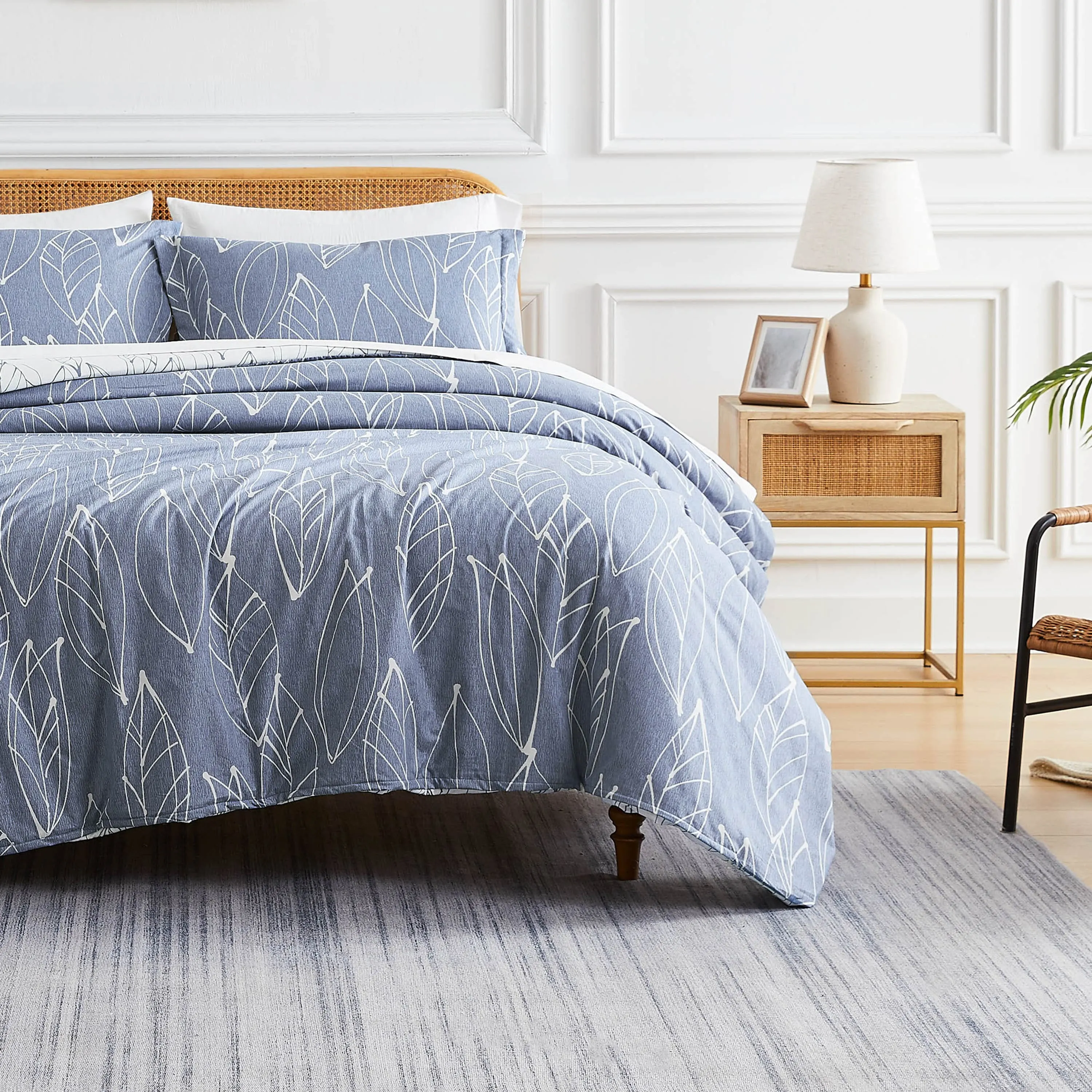 Modern Foliage Reversible Comforter Set
