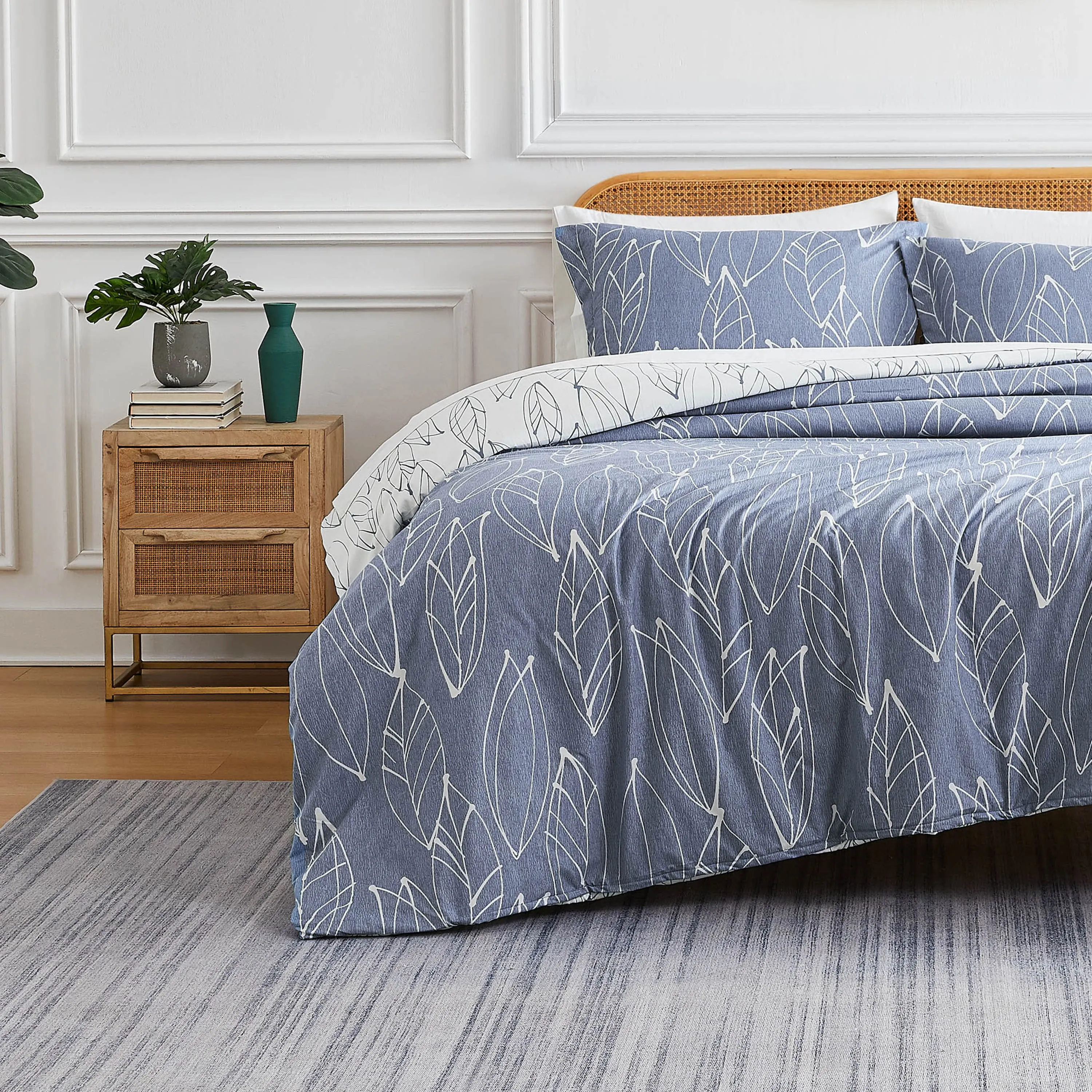 Modern Foliage Reversible Comforter Set