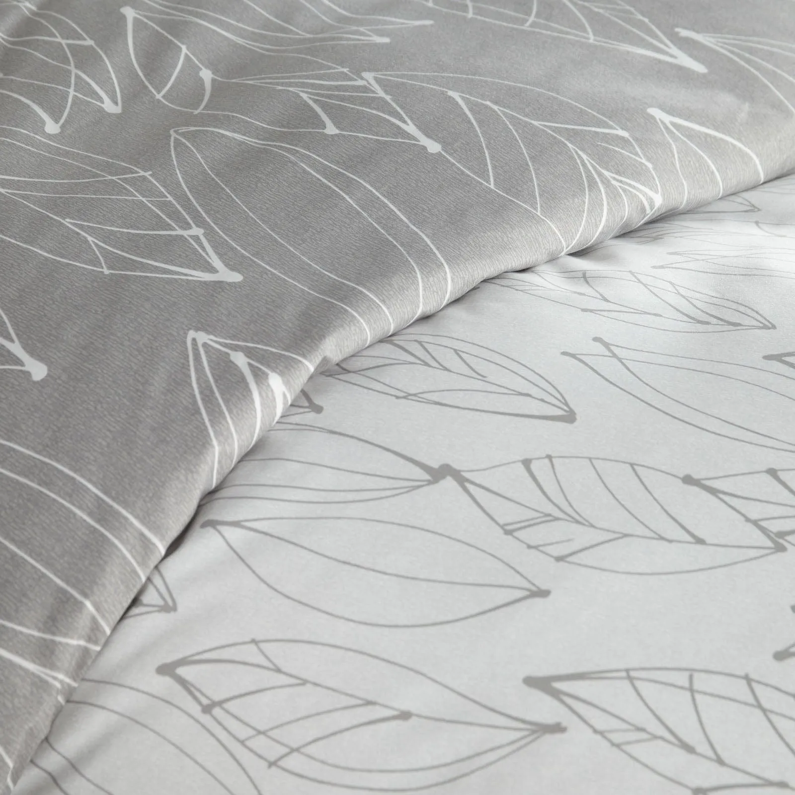 Modern Foliage Reversible Comforter Set