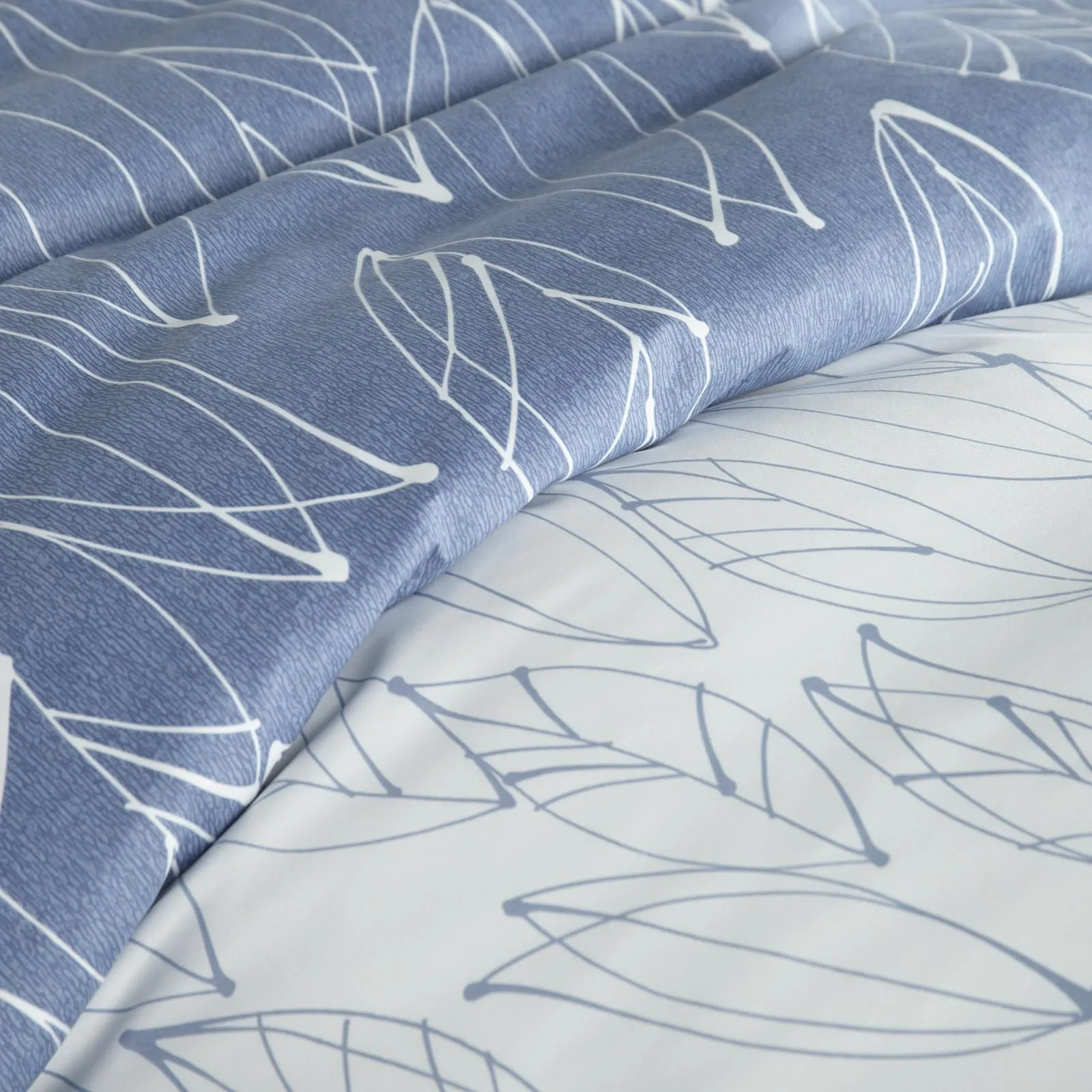 Modern Foliage Reversible Comforter Set