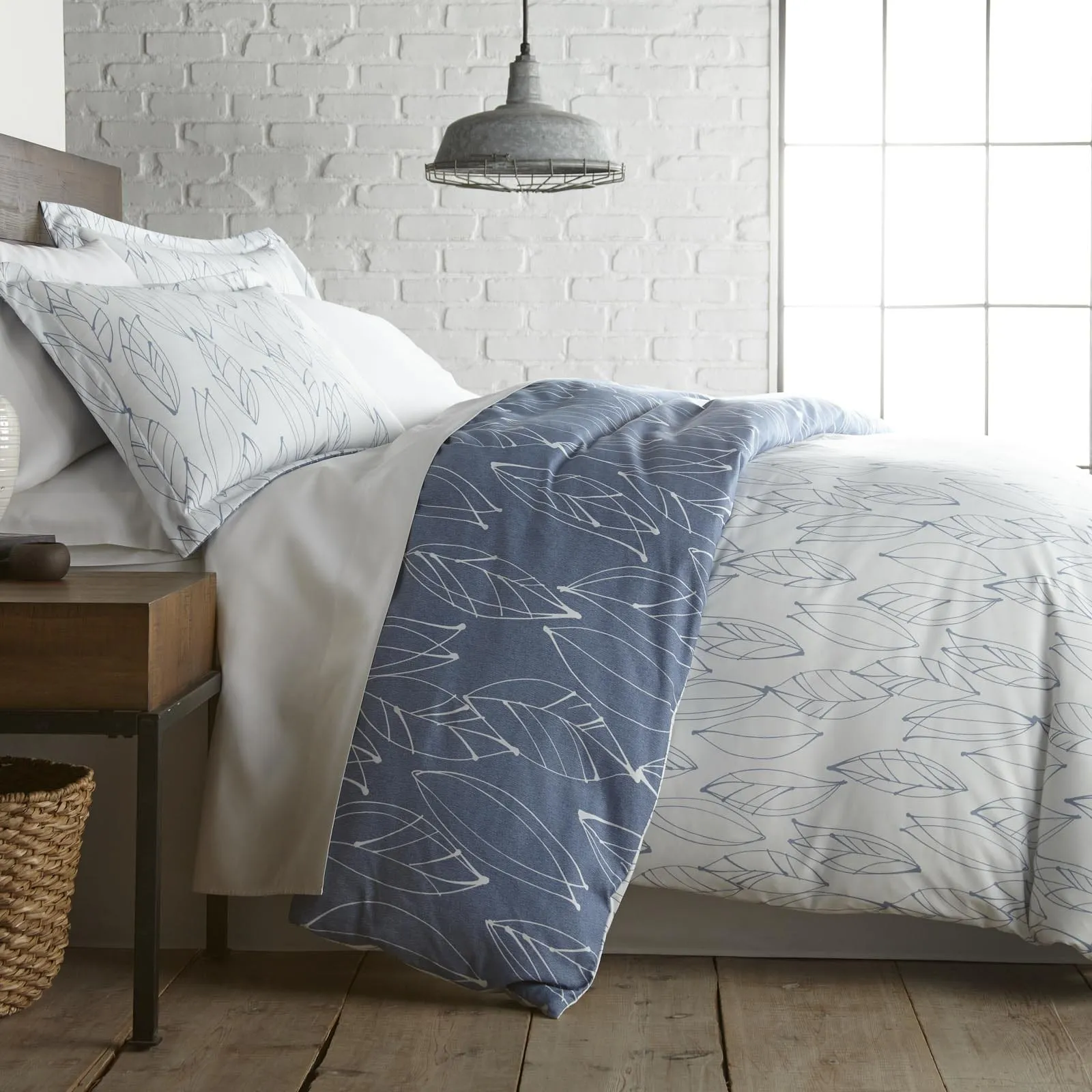 Modern Foliage Reversible Comforter Set