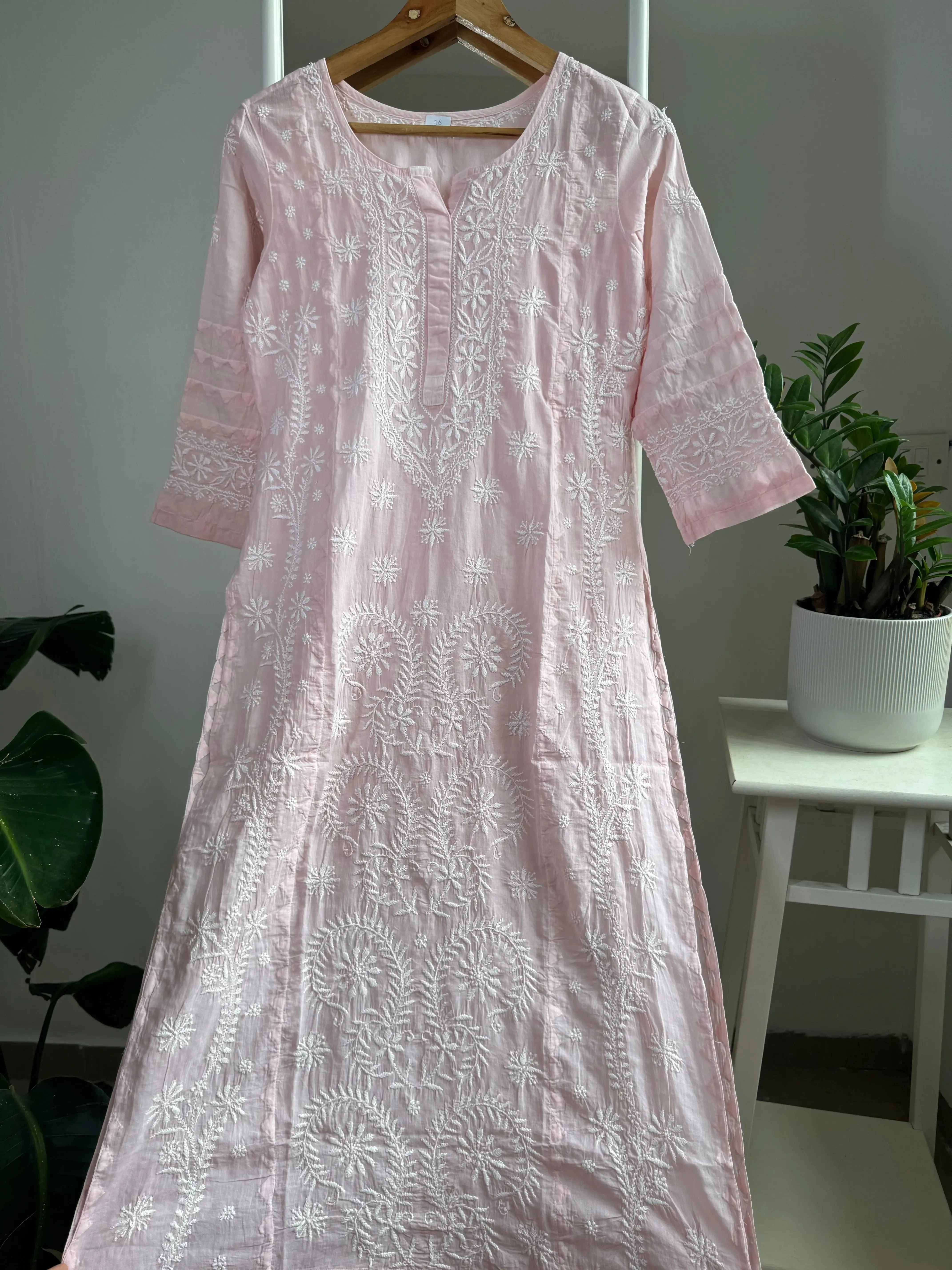 Mul Cotton Chikankari Kurti - Pale Pinki
