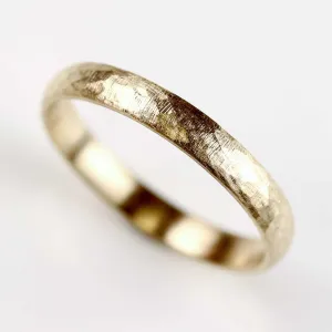 Narrow Stone Texture Comfort-fit Classic Band