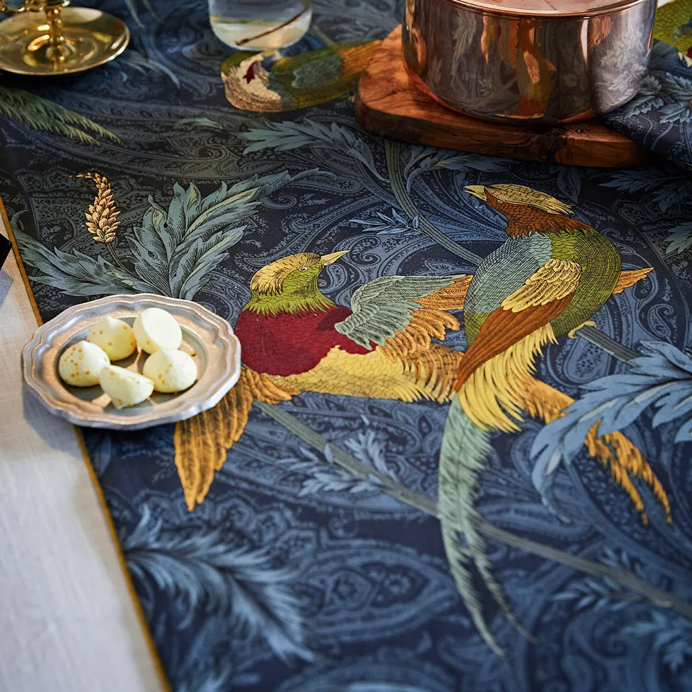 Nightingale Morris Vintage Elegant Table Runner