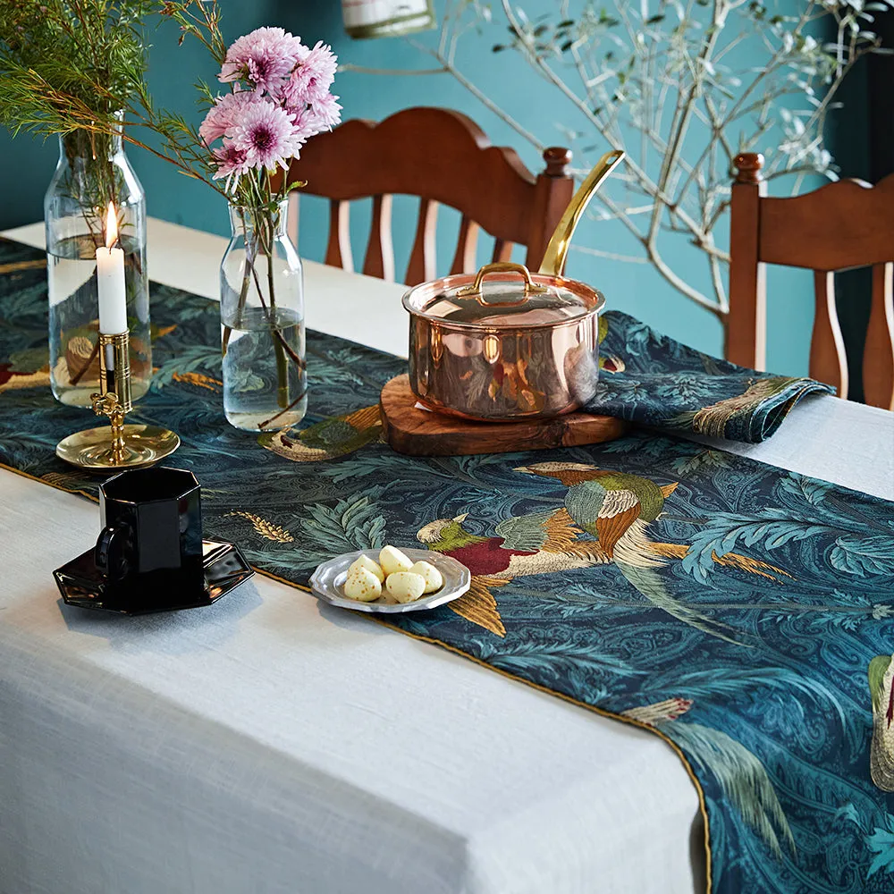 Nightingale Morris Vintage Elegant Table Runner