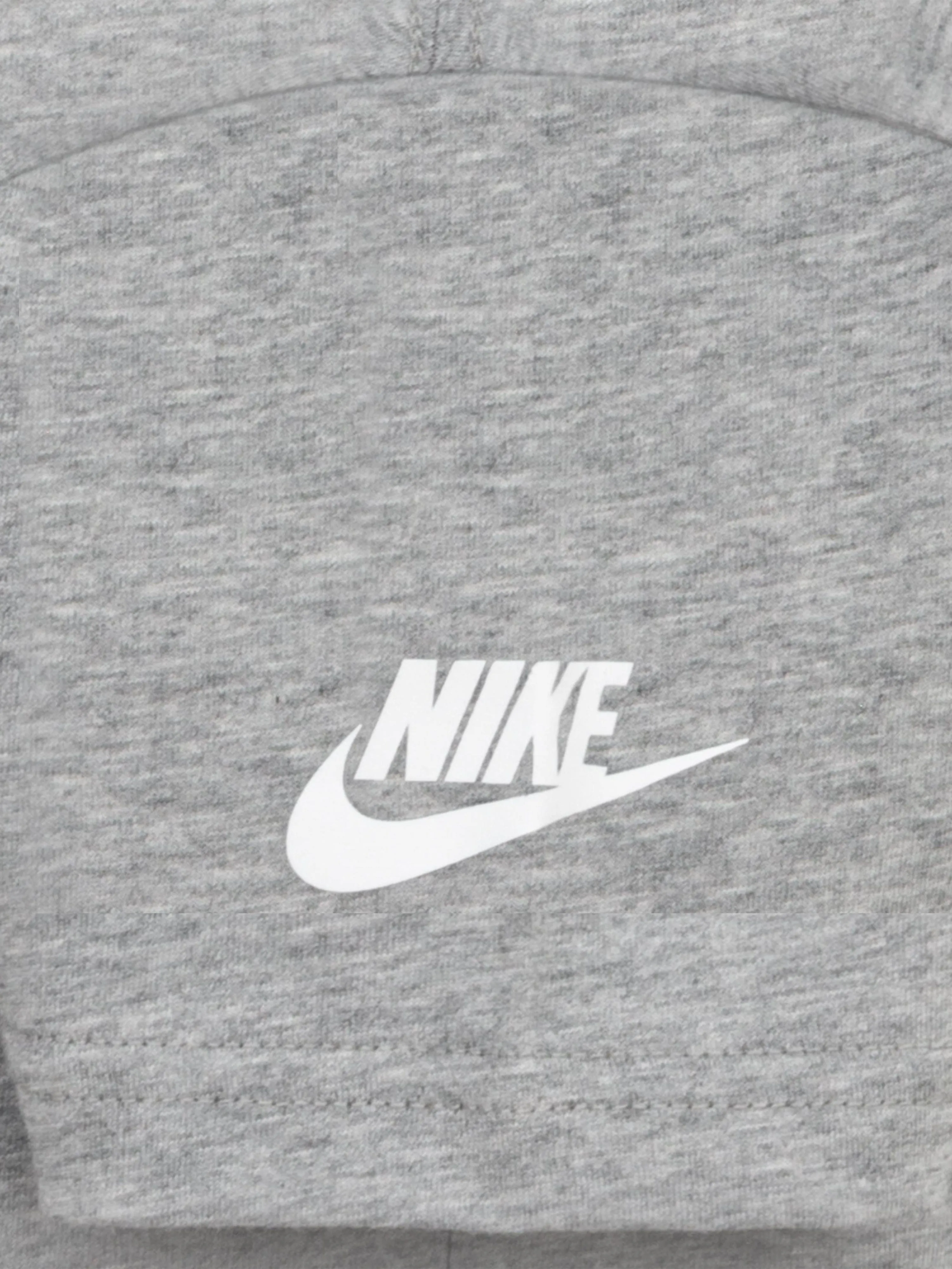 Nike Kids Club Seasonal Jersey T-Shirt in Grey
